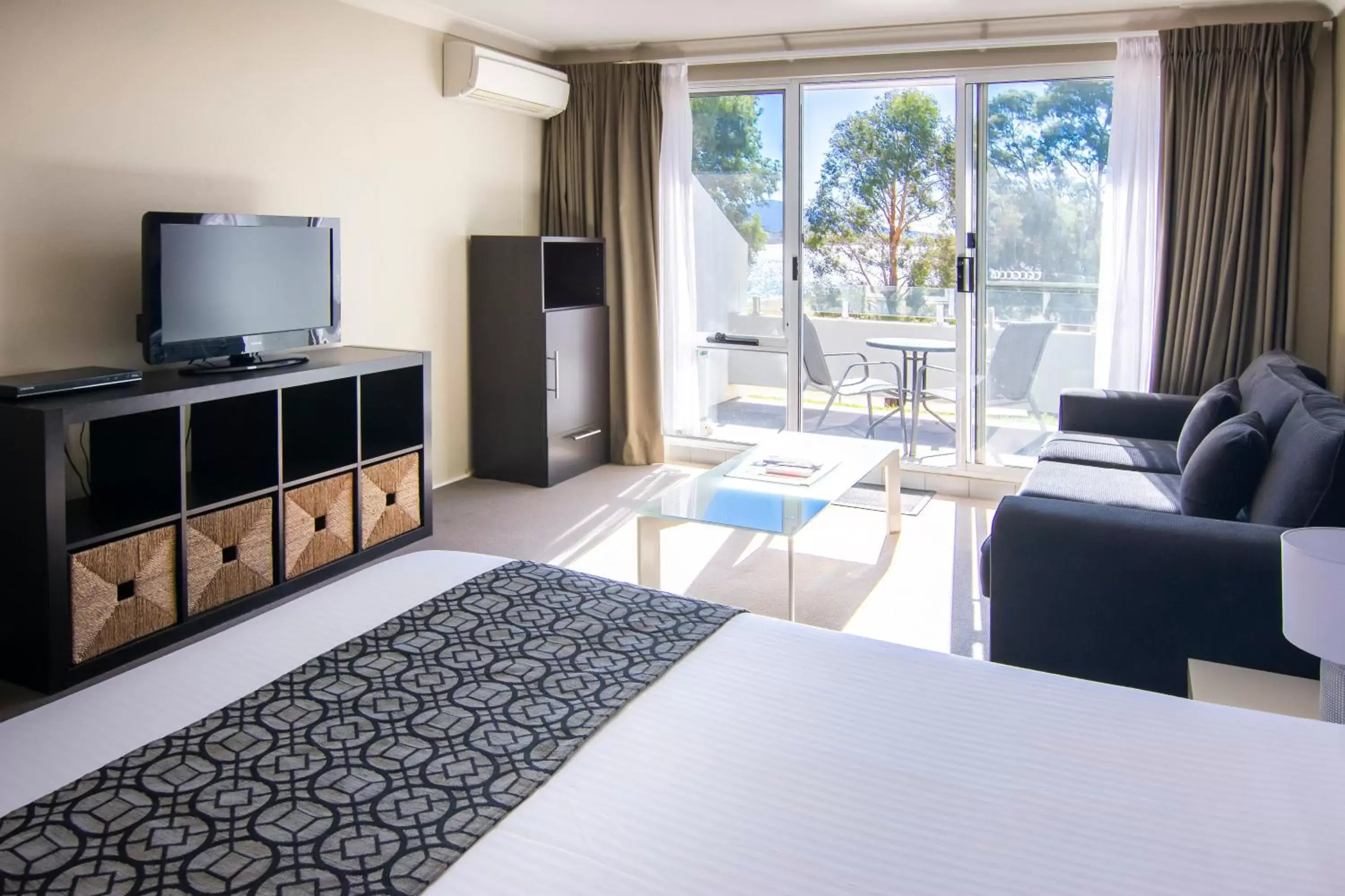 TV/Entertainment Center in Rydges Horizons Snowy Mountains