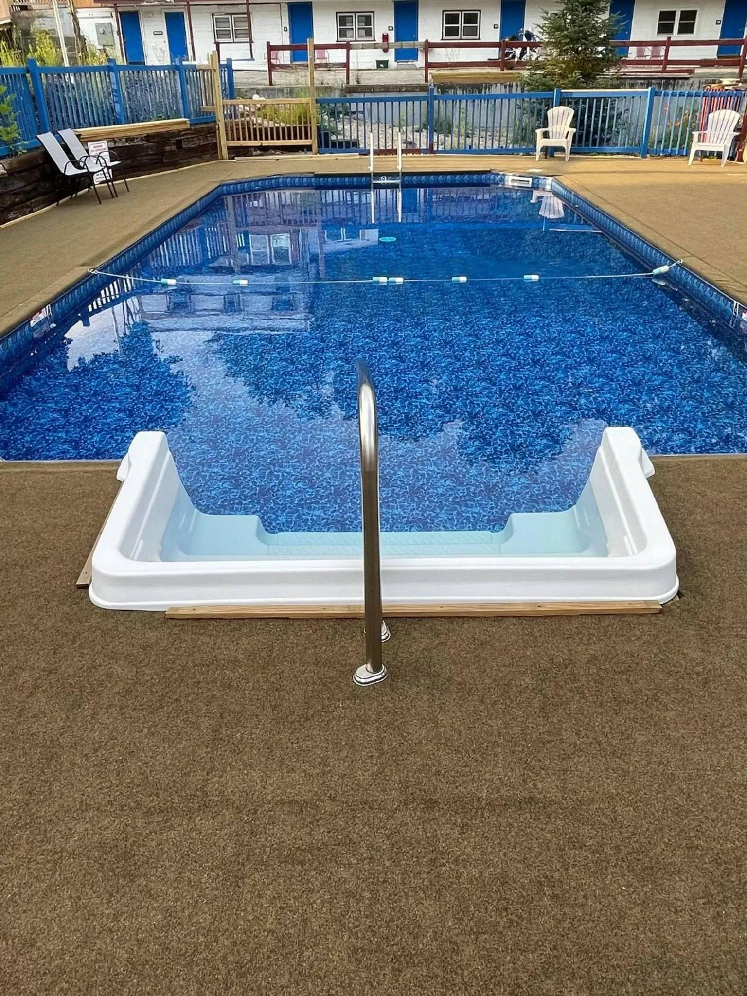 Swimming pool in Inn 32