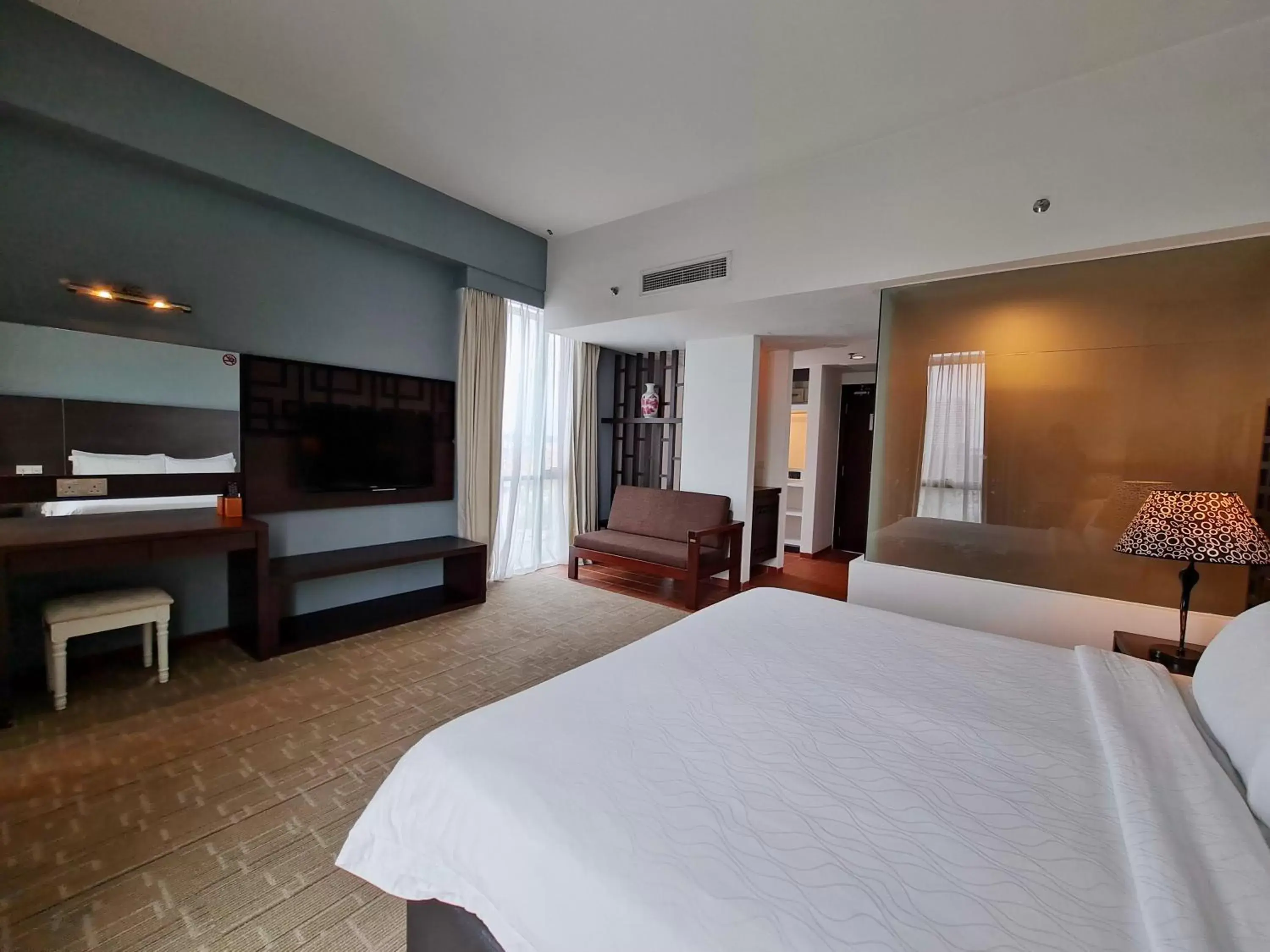 Bed in Swan Garden Hotel Bed in Swan Garden Hotel