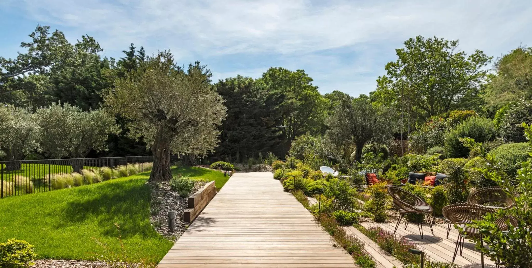 Garden in Best Western Plus Le Lavarin