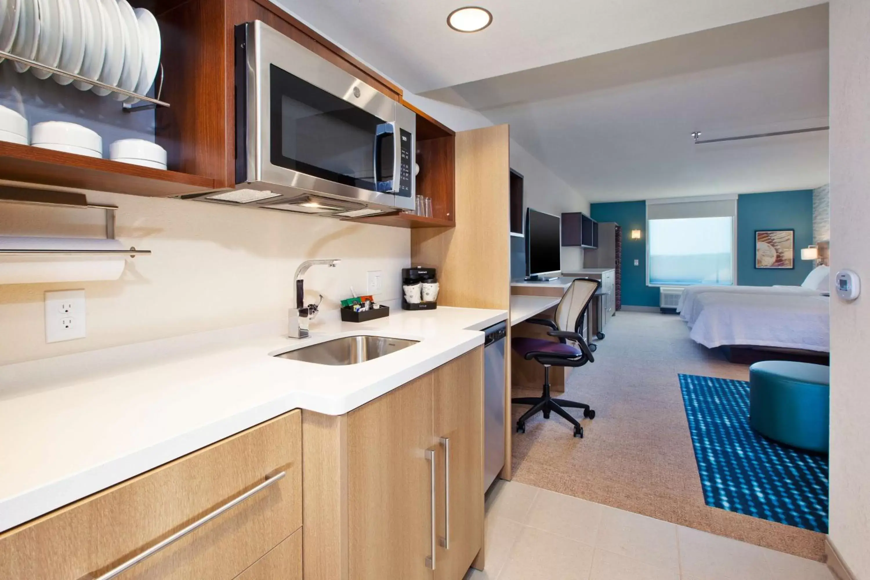 Kitchen or kitchenette, Kitchen/Kitchenette in Home2 Suites By Hilton Grand Rapids South