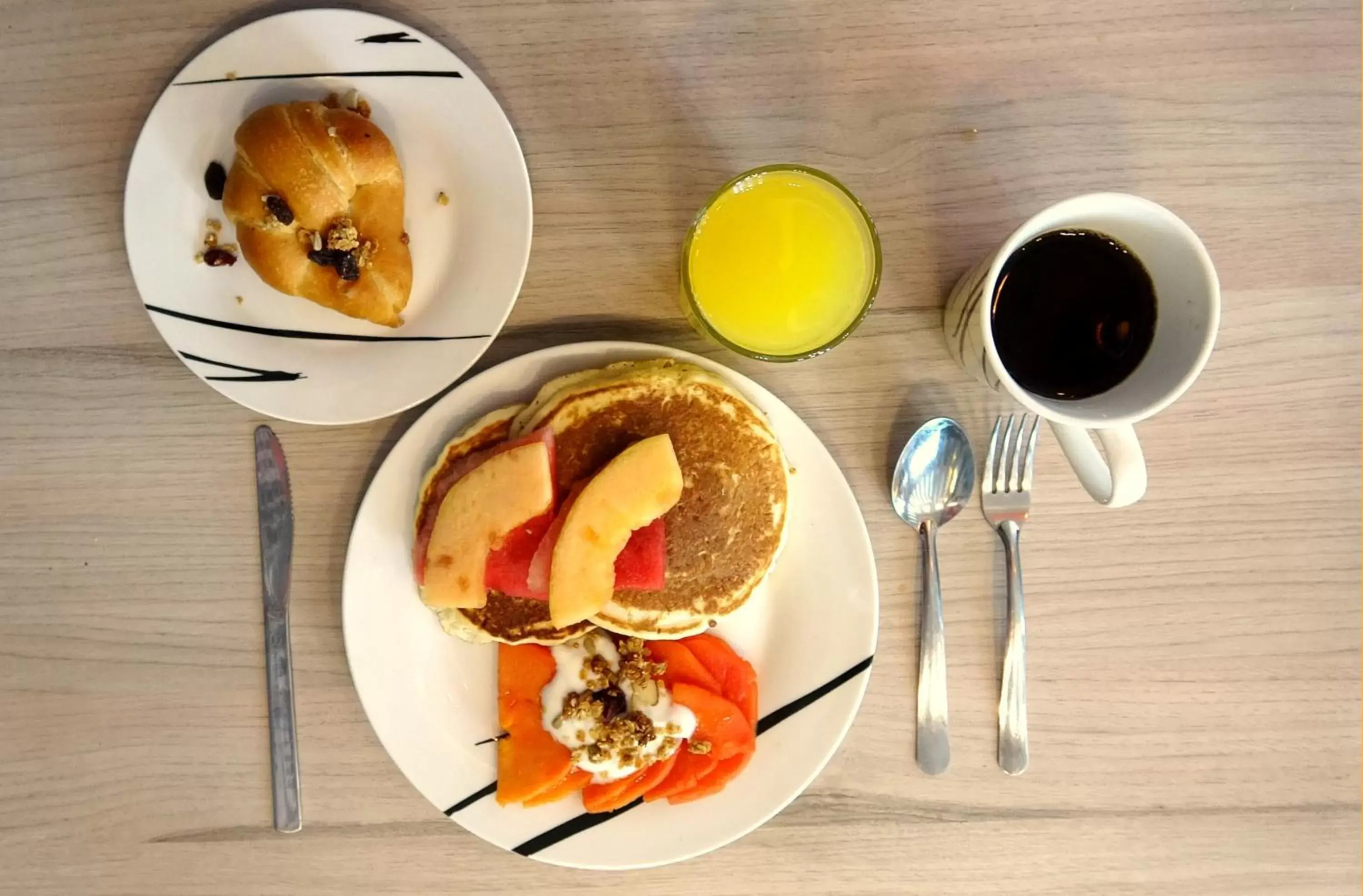 Food and drinks, Breakfast in Metropolis Suites Ejecutivas