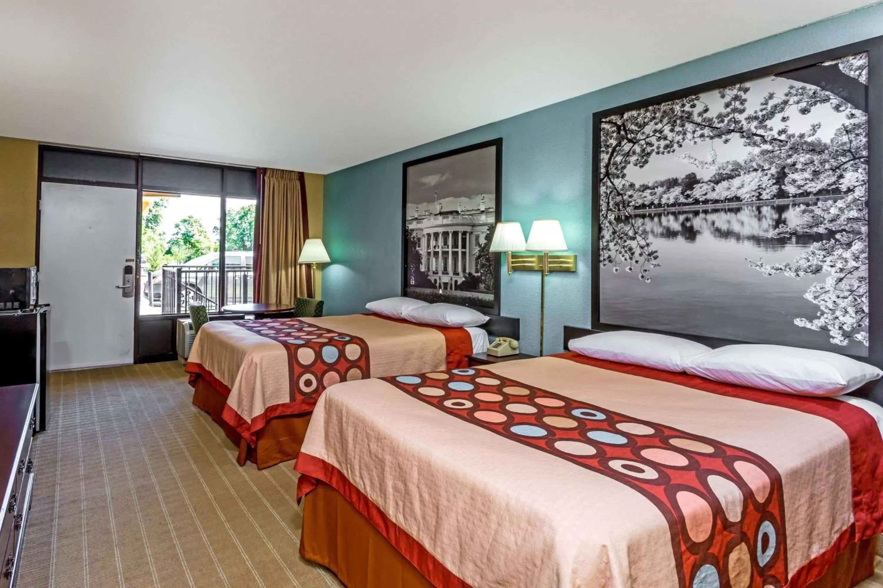 Double Room with Two Double Beds - Smoking in Super 8 by Wyndham Jessup/Baltimore Area Double Room with Two Double Beds - Smoking in Super 8 by Wyndham Jessup/Baltimore Area