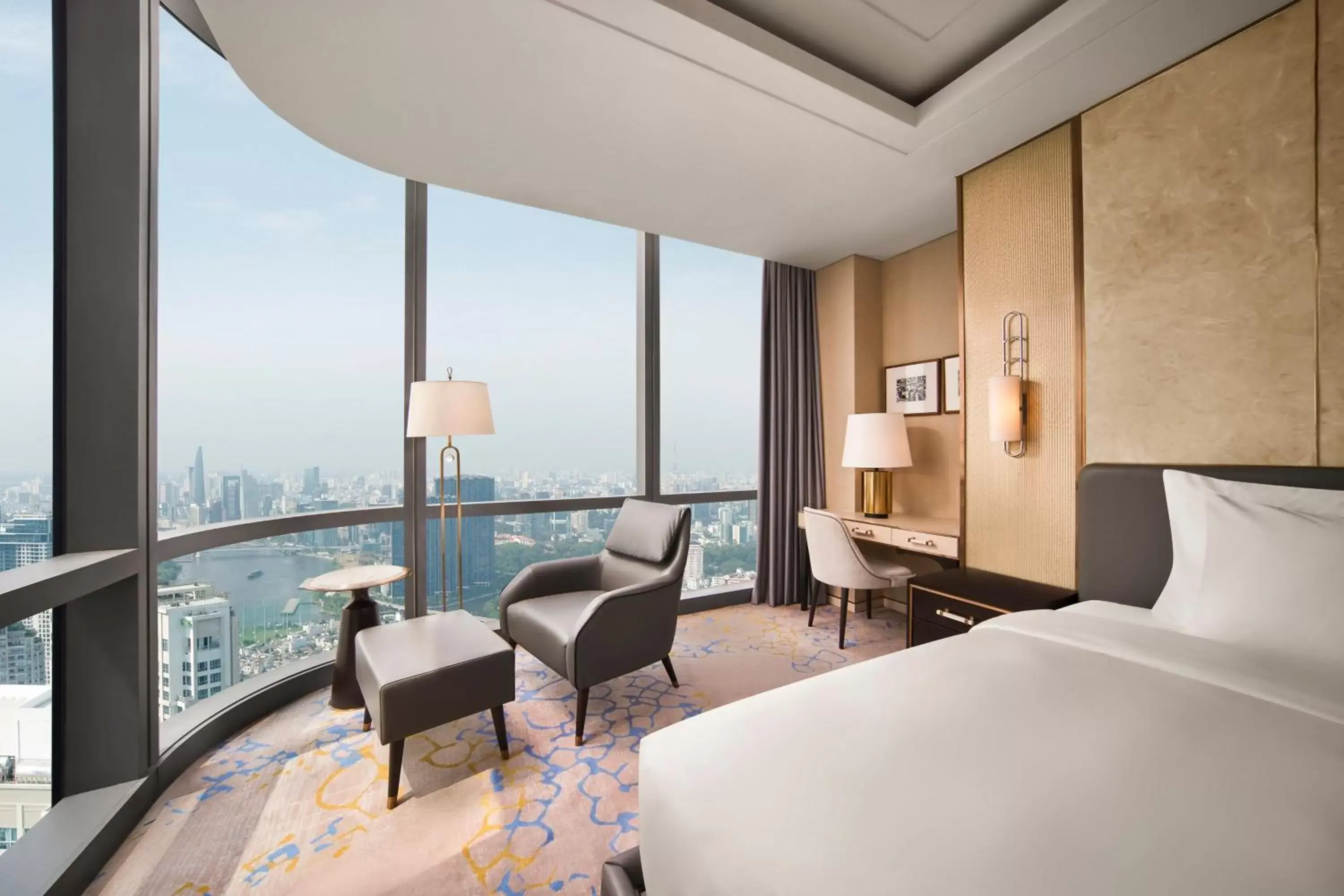 Photo of the whole room in Vinpearl Landmark 81, Autograph Collection