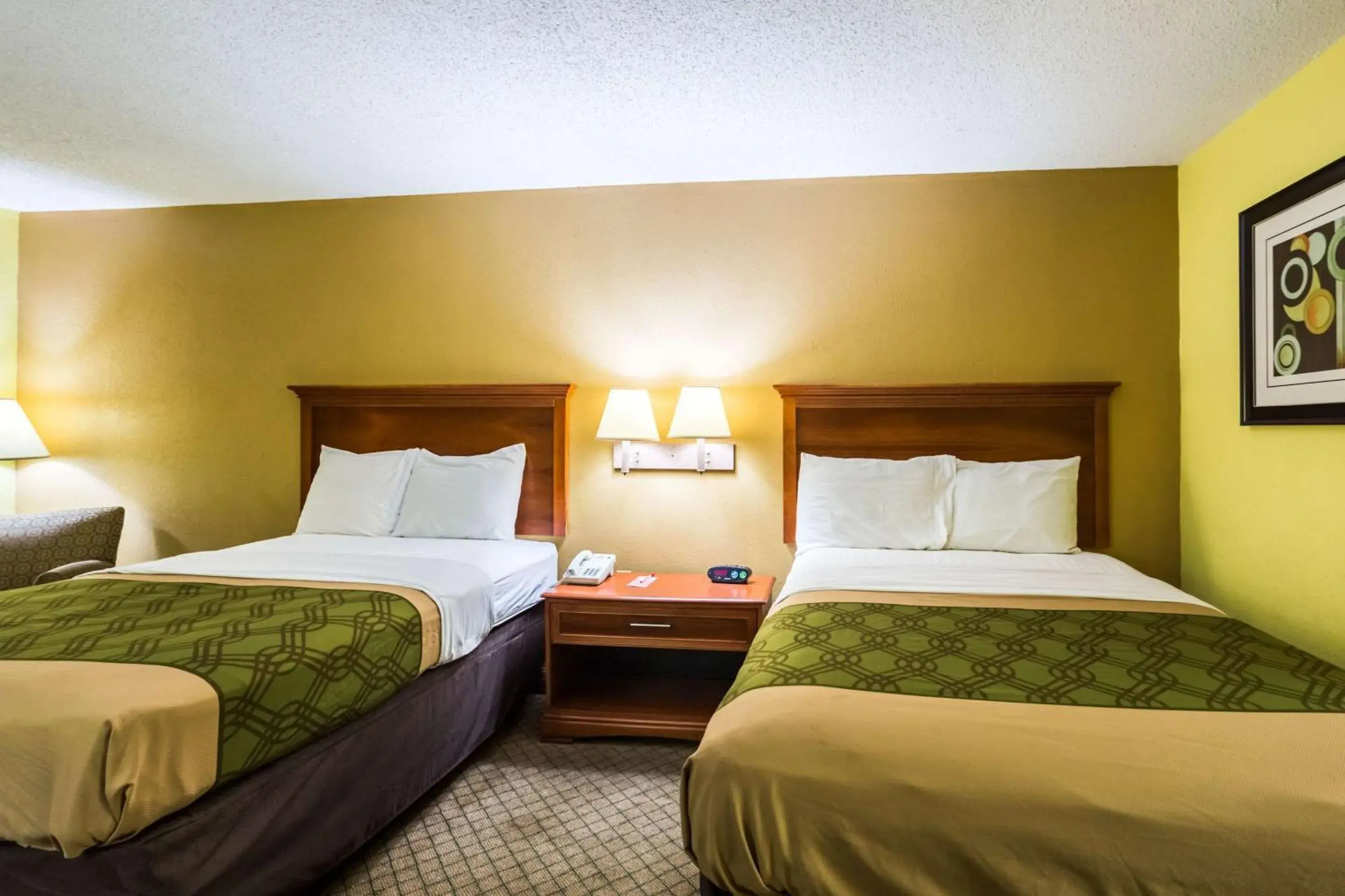 Photo of the whole room, Bed in Econo Lodge Picayune