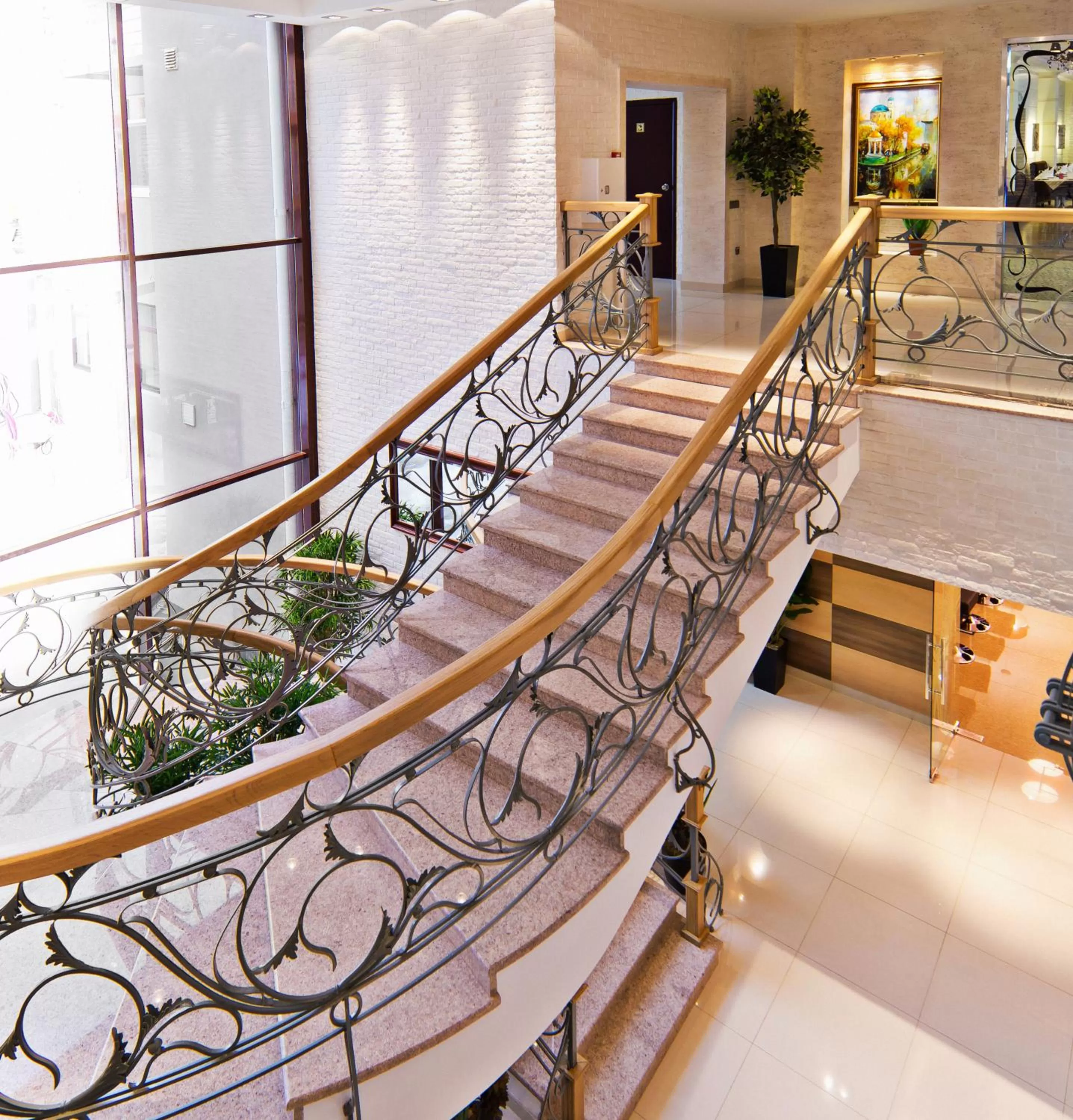 Restaurant/places to eat in Hotel Russia