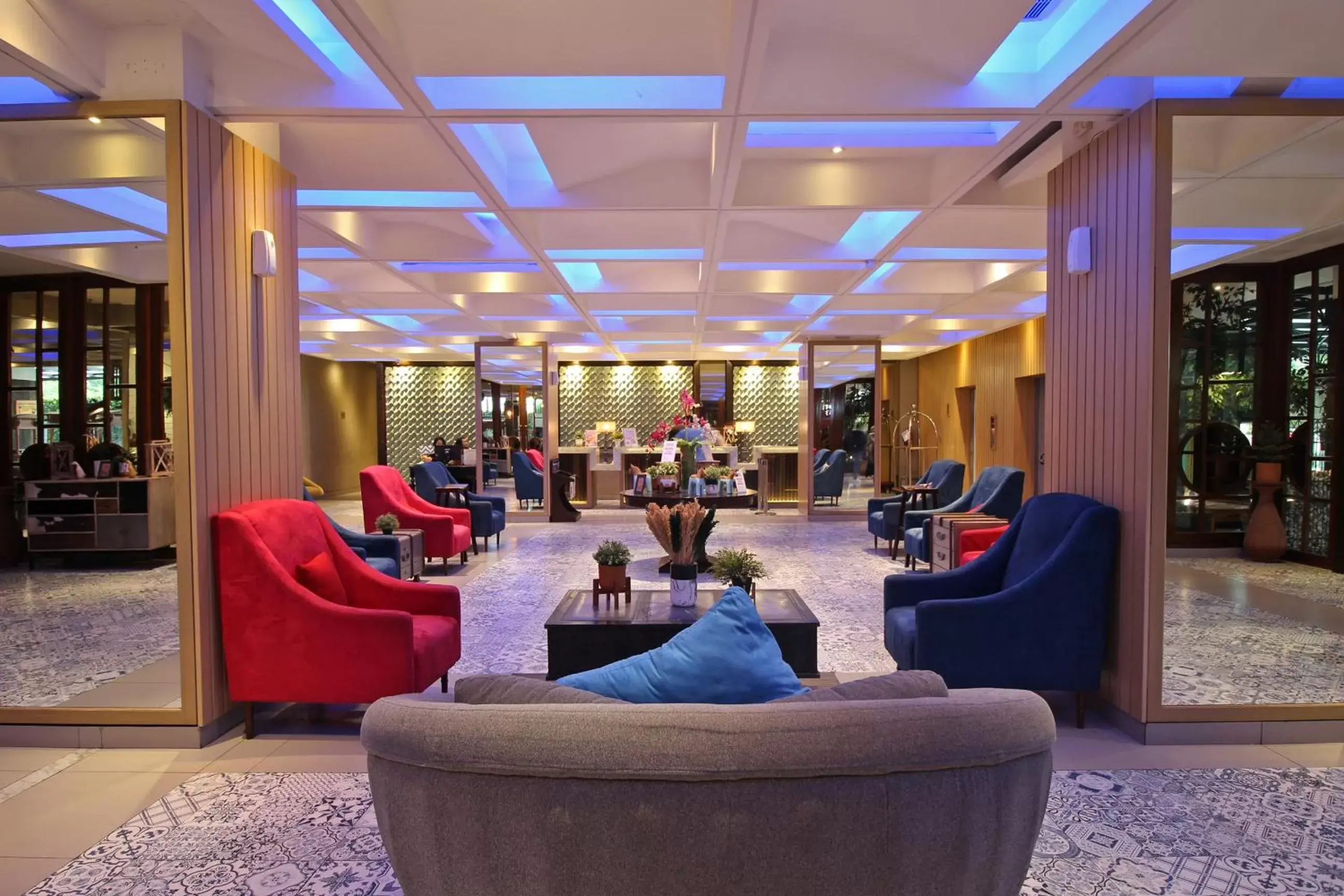Lobby or reception, Lounge/Bar in THE 1O1 Bandung Dago