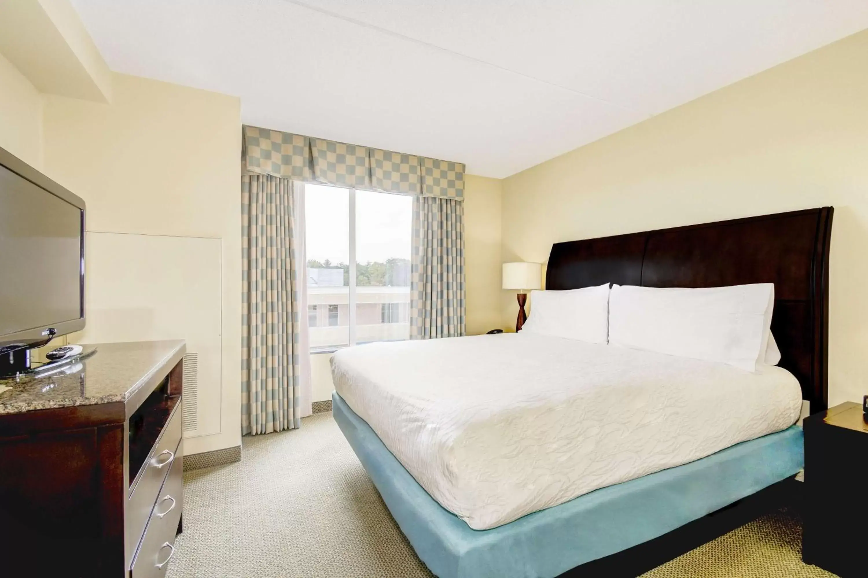 Bedroom, Bed in Hilton Garden Inn Waldorf