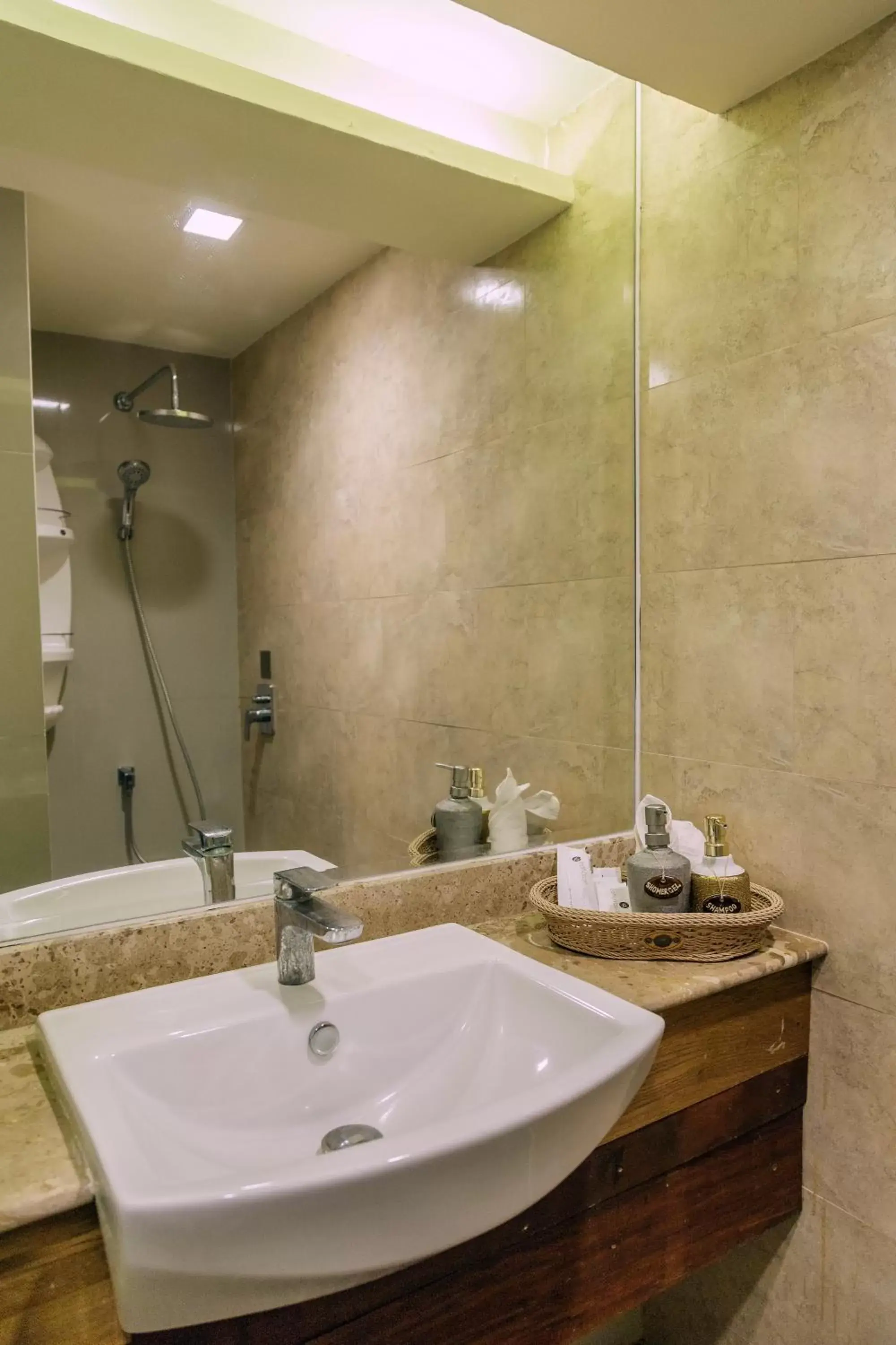 Bathroom in Le Charcoa Hotel