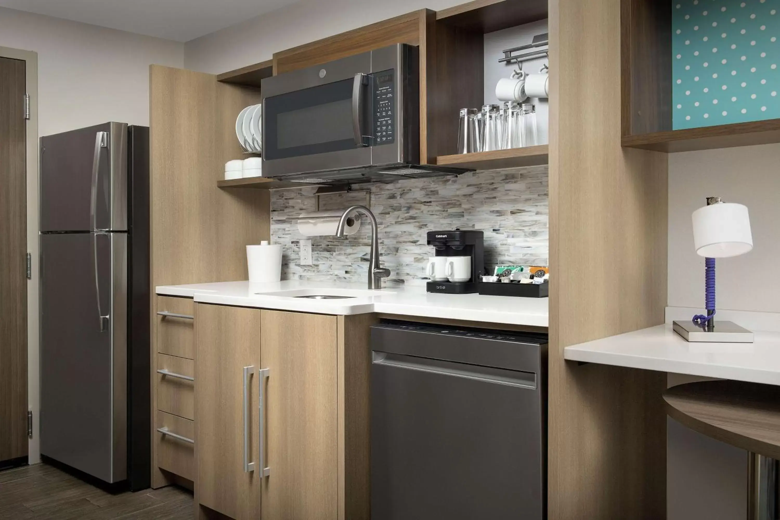 Bedroom, Kitchen/Kitchenette in Home2 Suites By Hilton Marysville