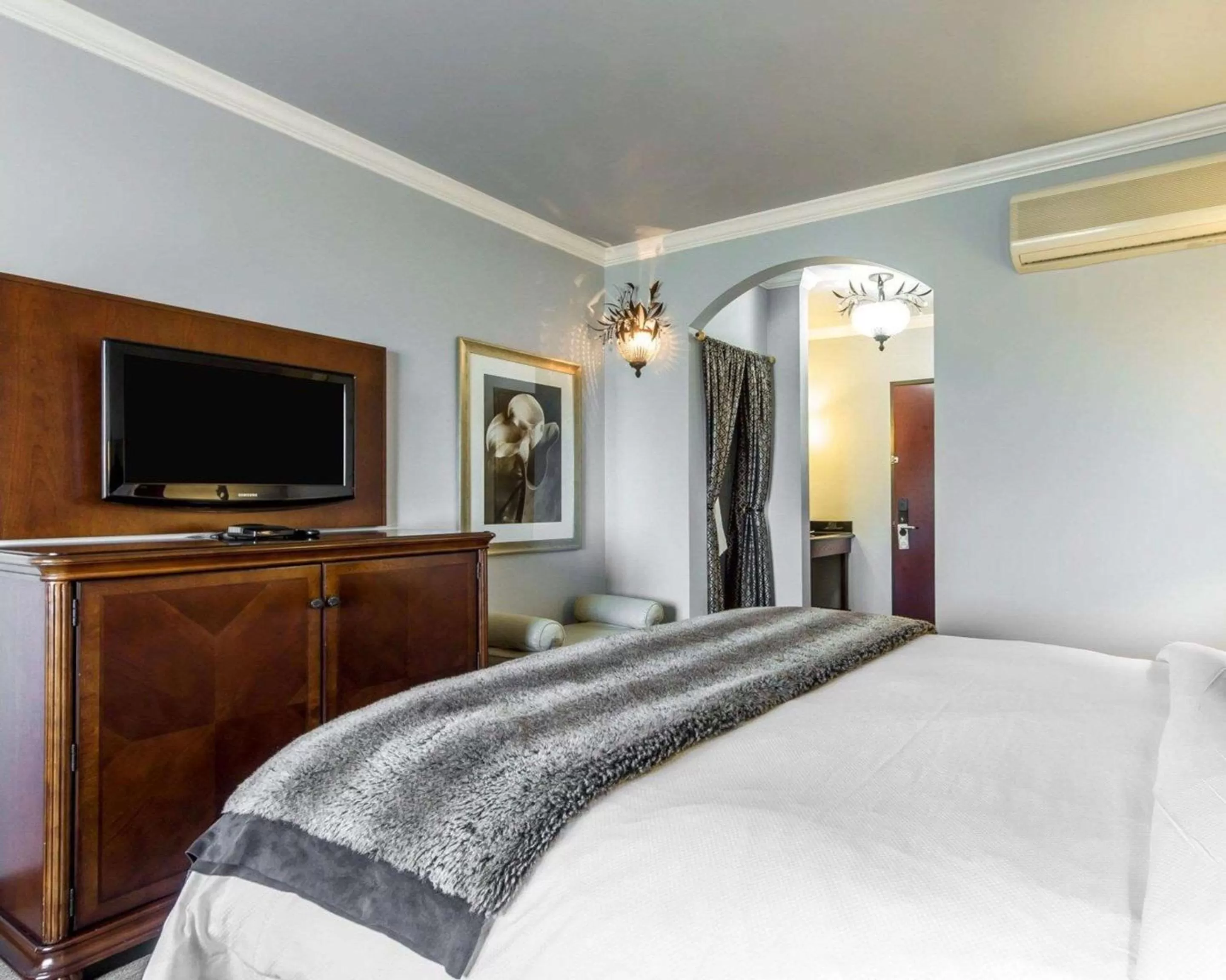 Photo of the whole room, Bed in Villa Montes Hotel