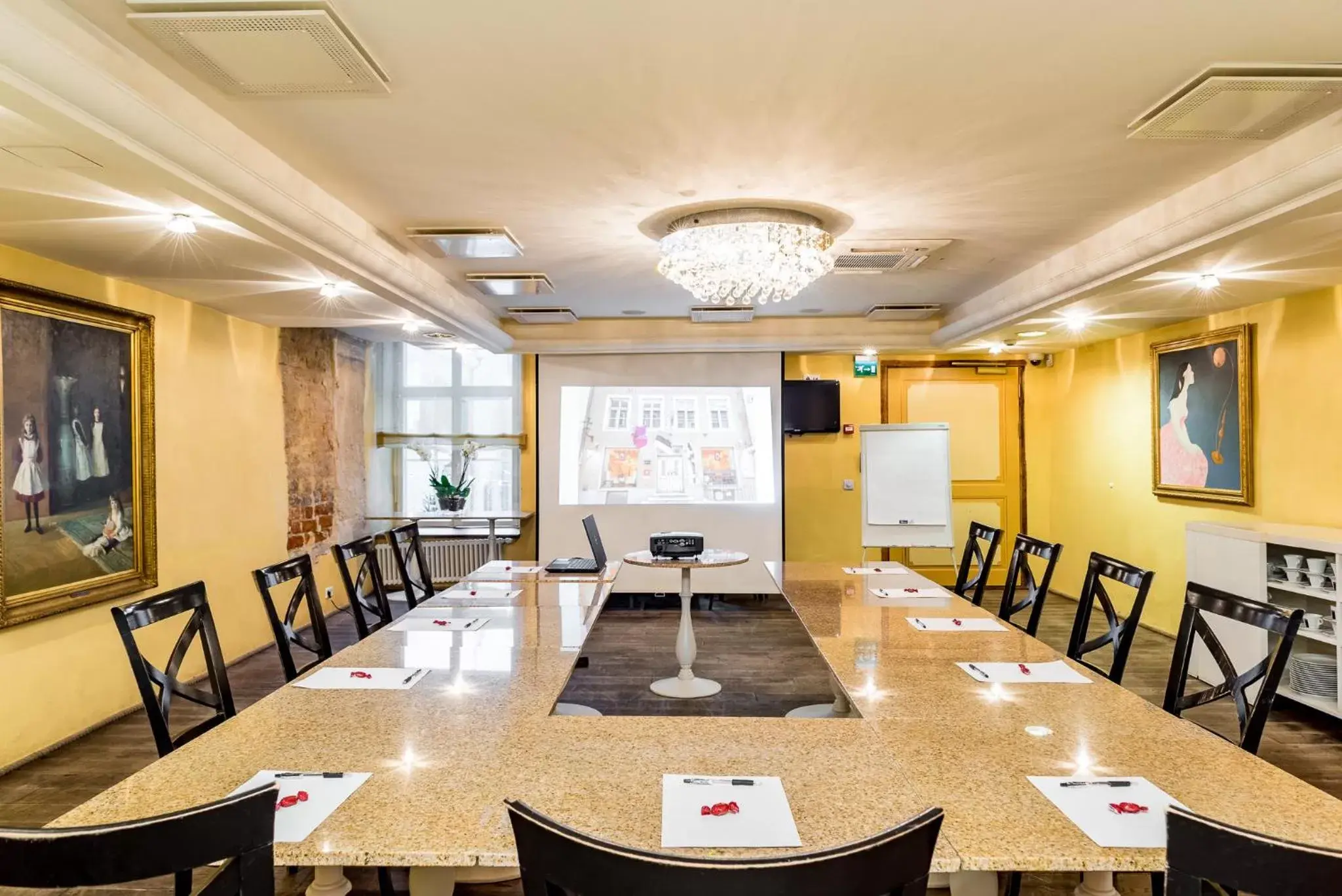 Meeting/conference room in Meriton Old Town Garden Hotel