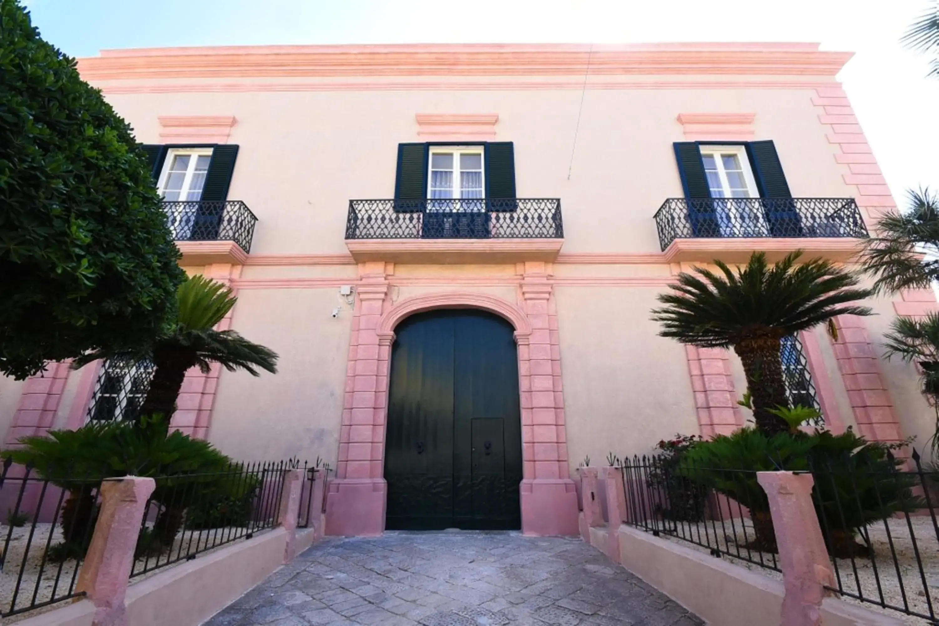 Facade/Entrance in Palazzo Castriota Scanderberg