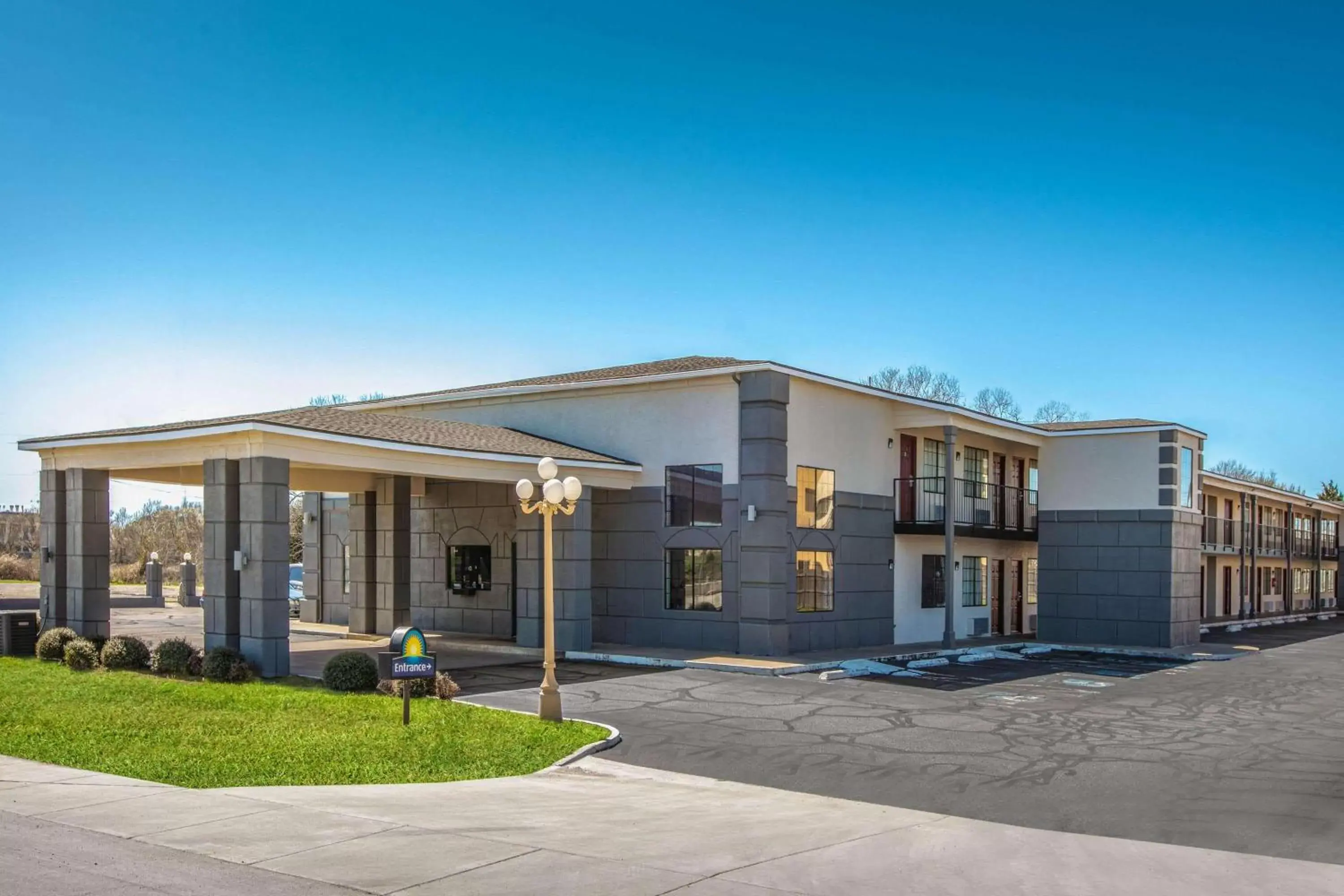 Property building in Days Inn by Wyndham Waco Near Downtown University Property building in Days Inn by Wyndham Waco Near Downtown University