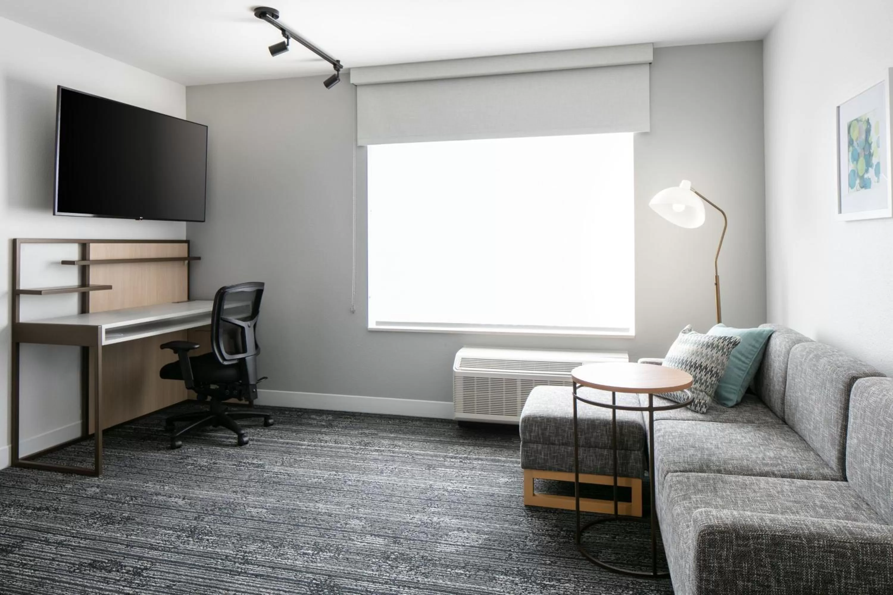 Bedroom in TownePlace Suites by Marriott Oshkosh