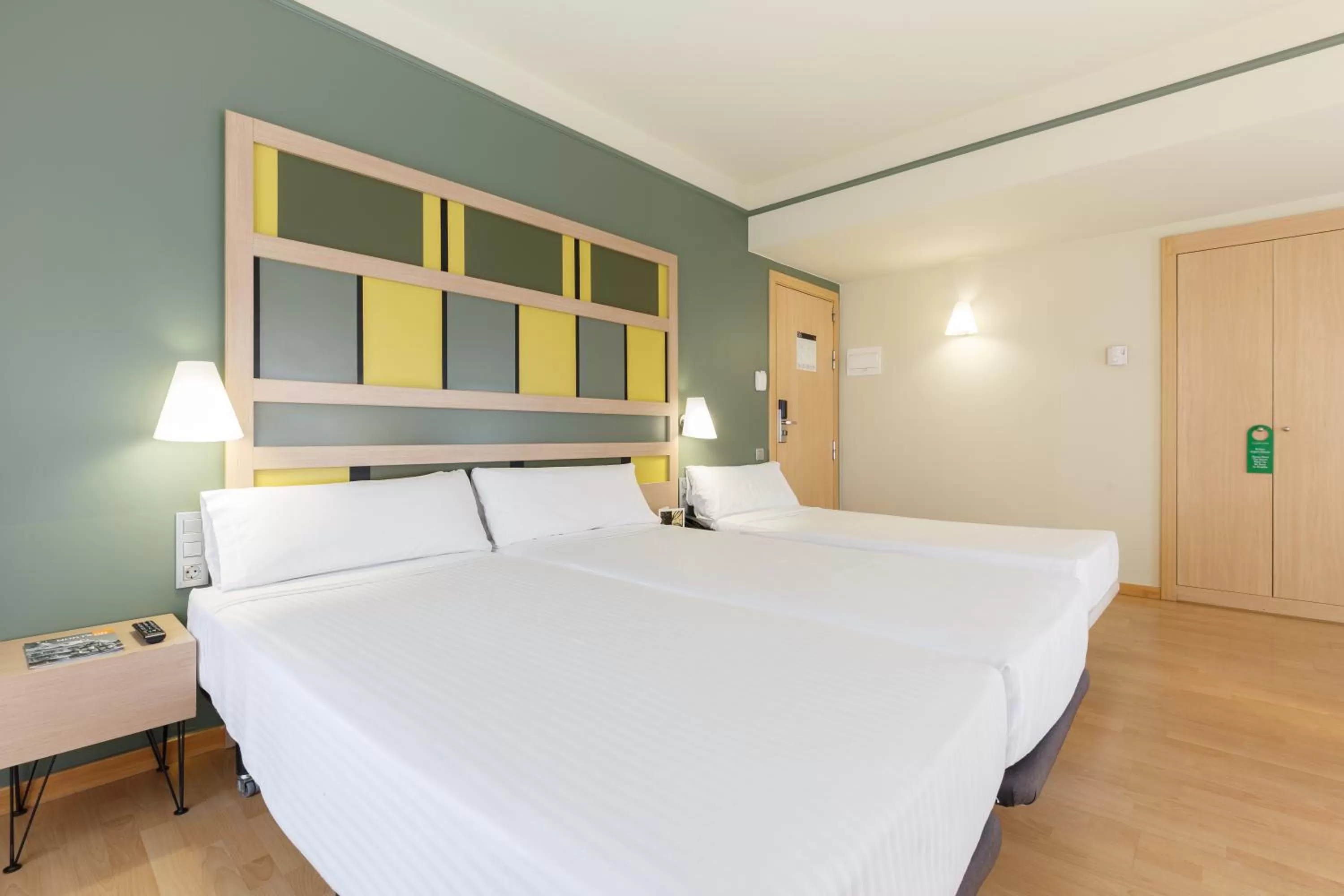 Photo of the whole room in Ciutat de Barcelona