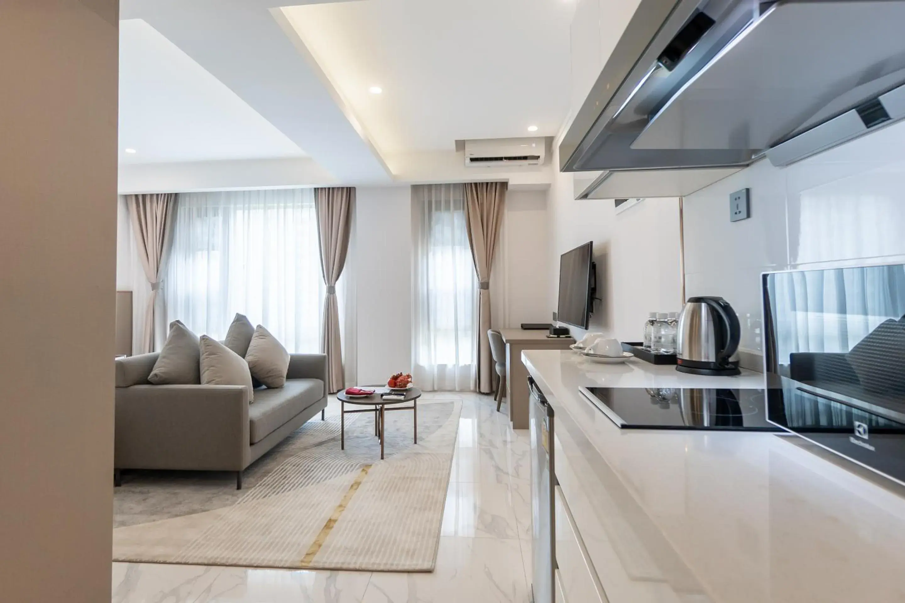 TV and multimedia, Kitchen/Kitchenette in One Park Hotel and Service Apartment