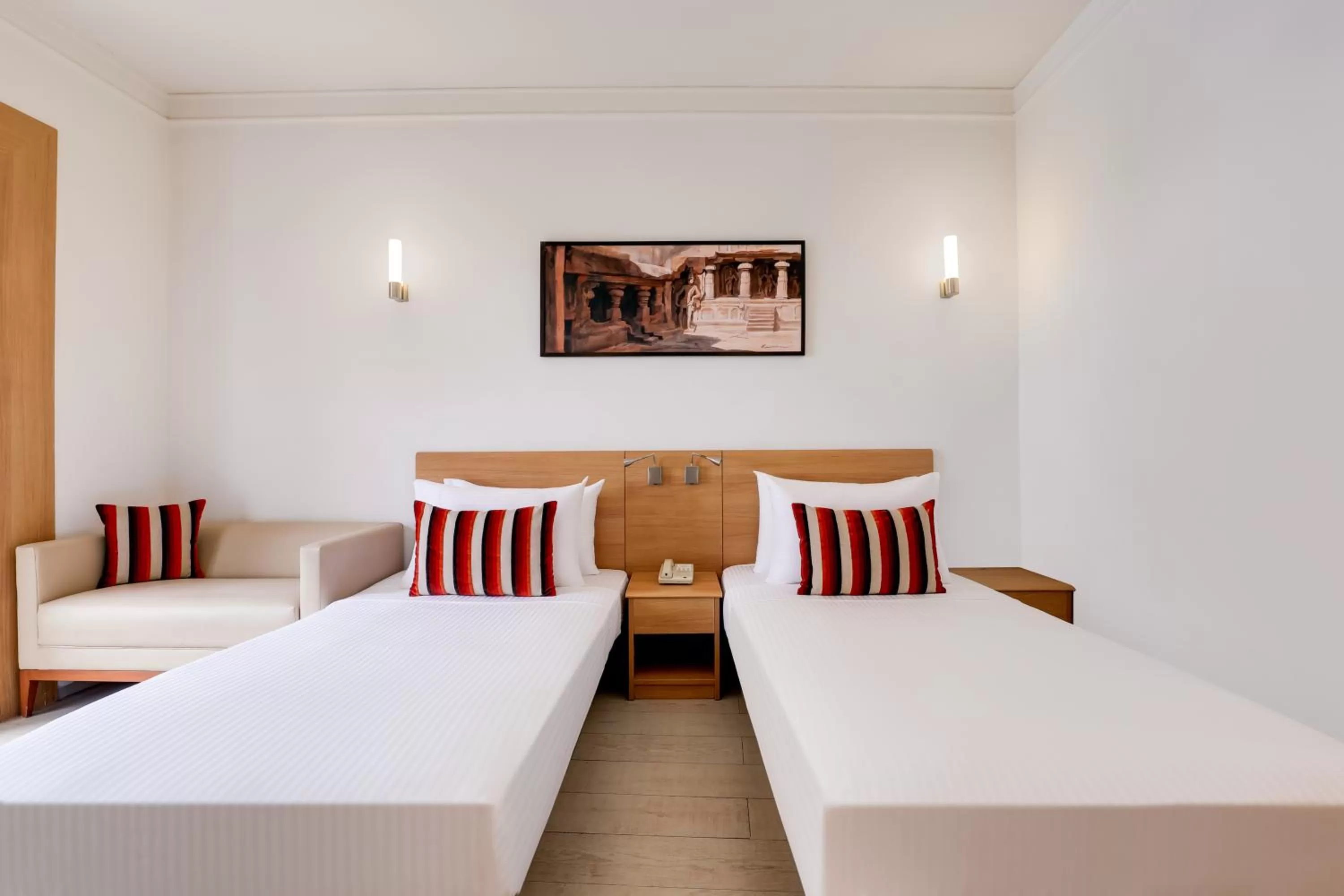 Bedroom, Bed in Lemon Tree Hotel, Aurangabad