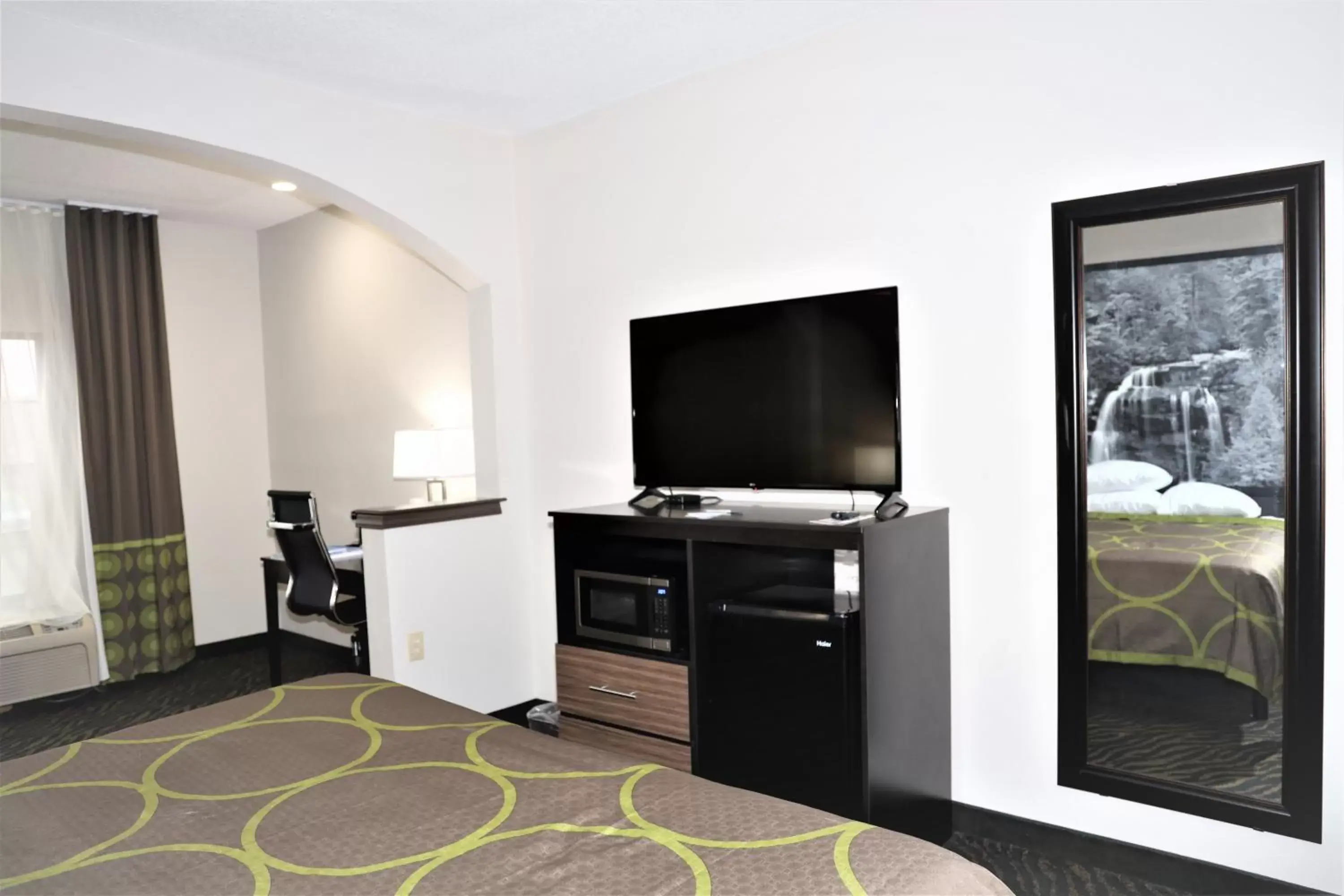TV and multimedia, TV/Entertainment Center in Super 8 by Wyndham High Point/Greensboro