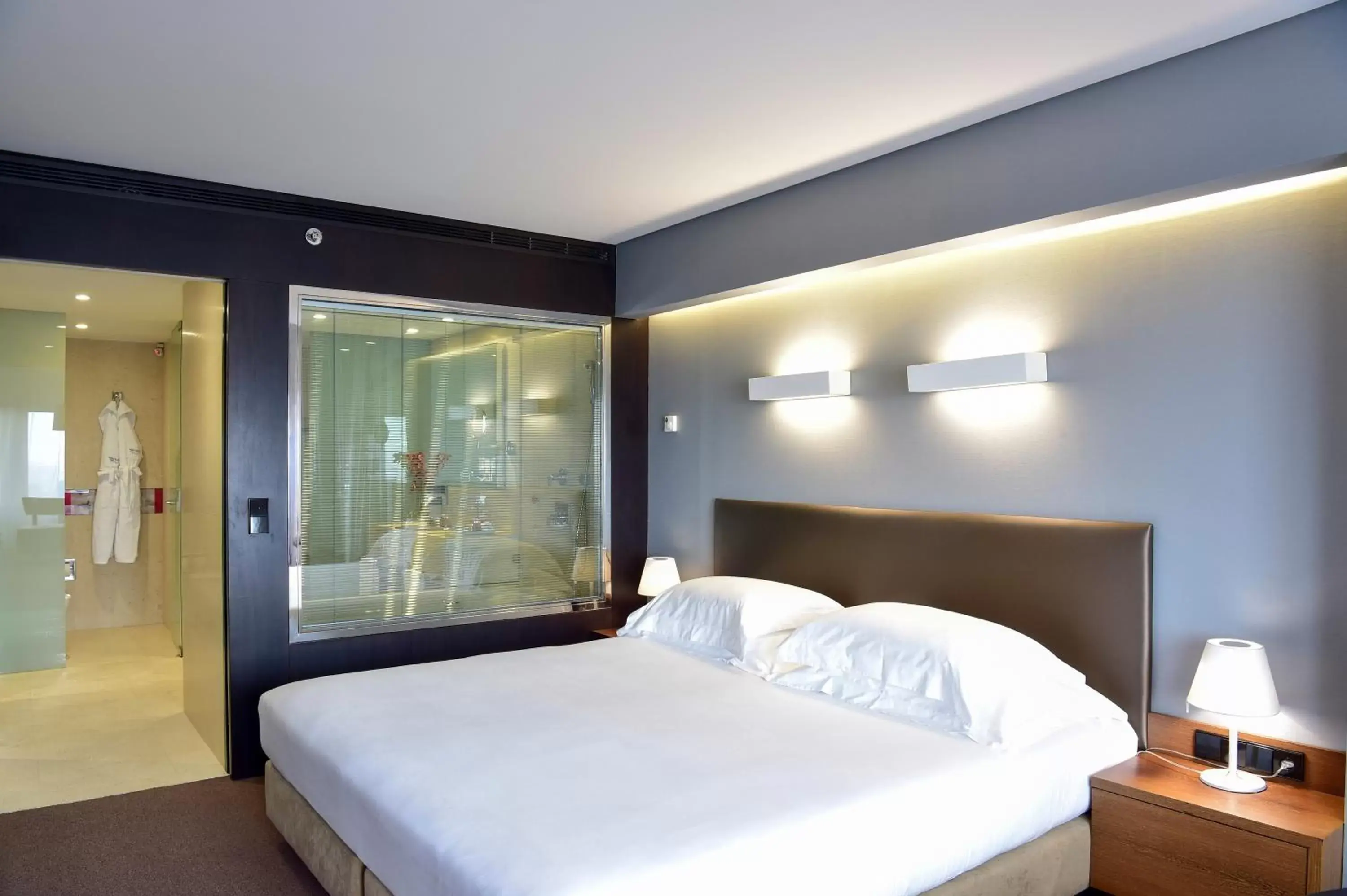 Bed in Porto Palácio Hotel by The Editory