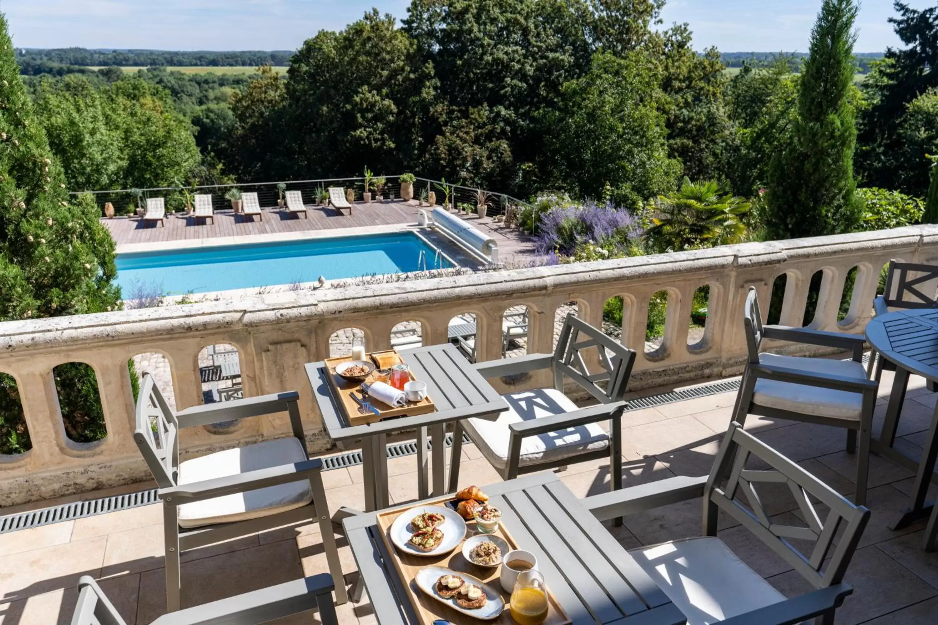 Balcony/Terrace, Pool View in Château des Forges par Slow Village