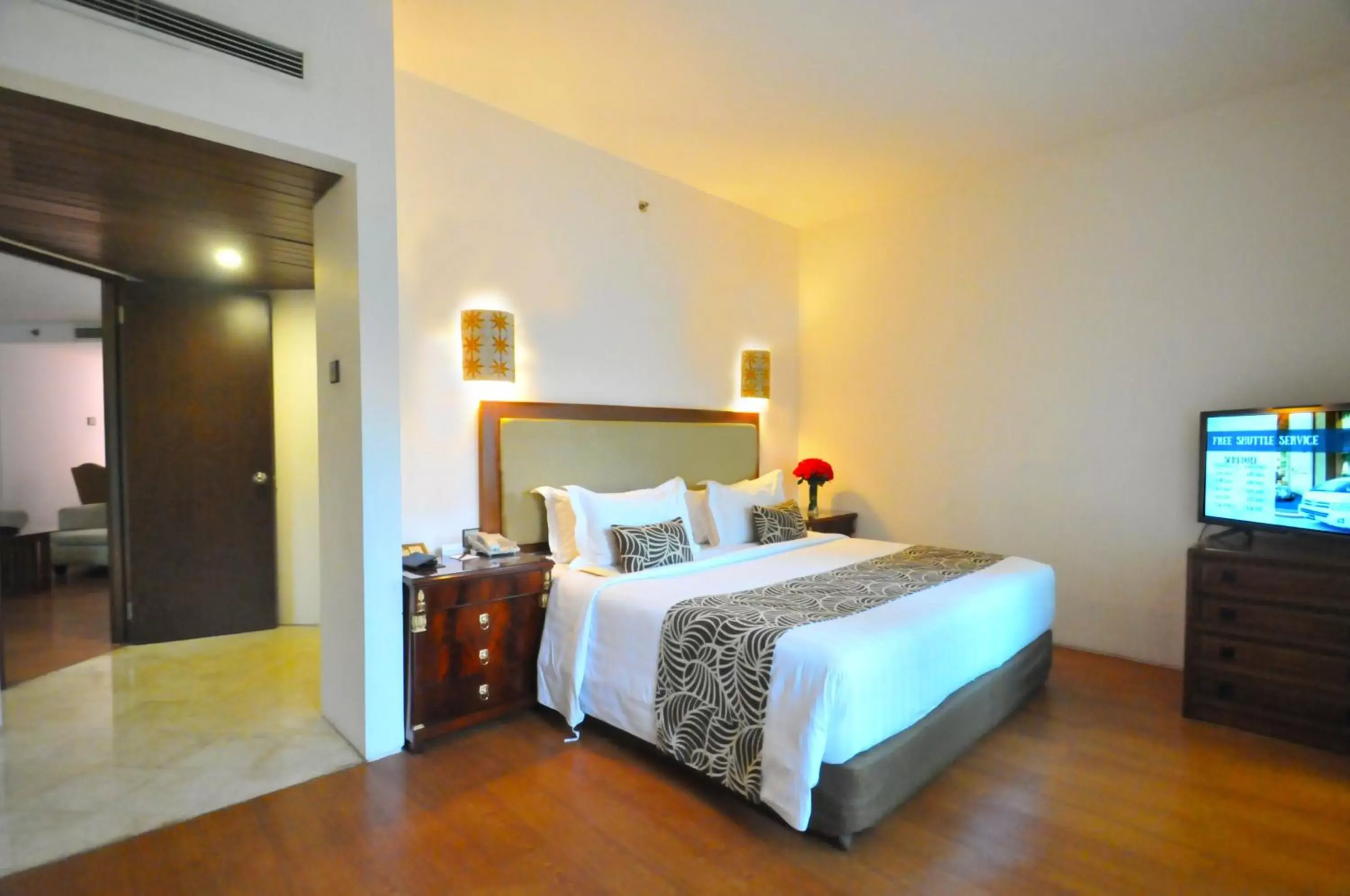 Bedroom, Bed in Kuta Paradiso Hotel