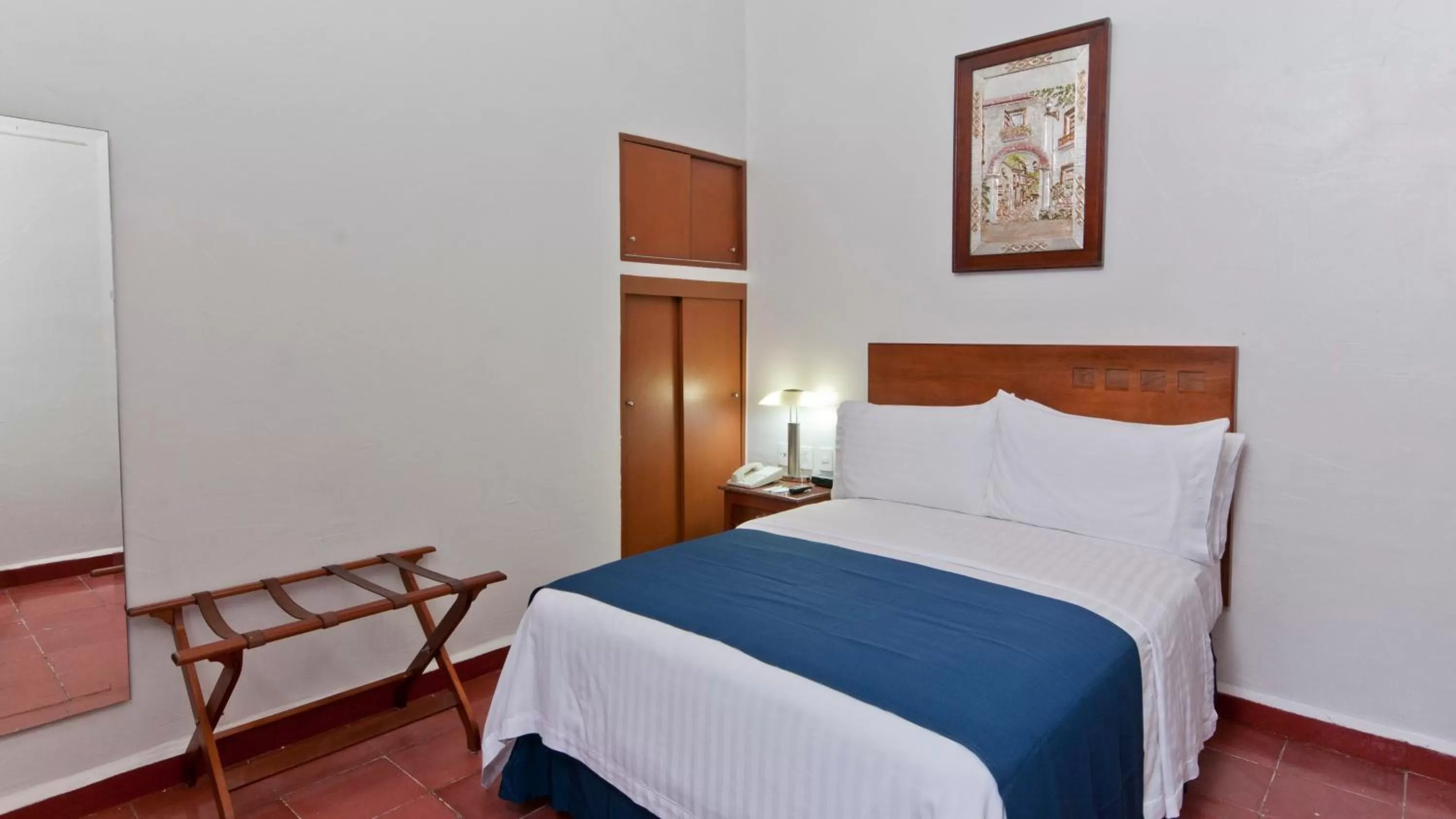 Photo of the whole room, Bed in Holiday Inn Express Veracruz Centro Historico by IHG