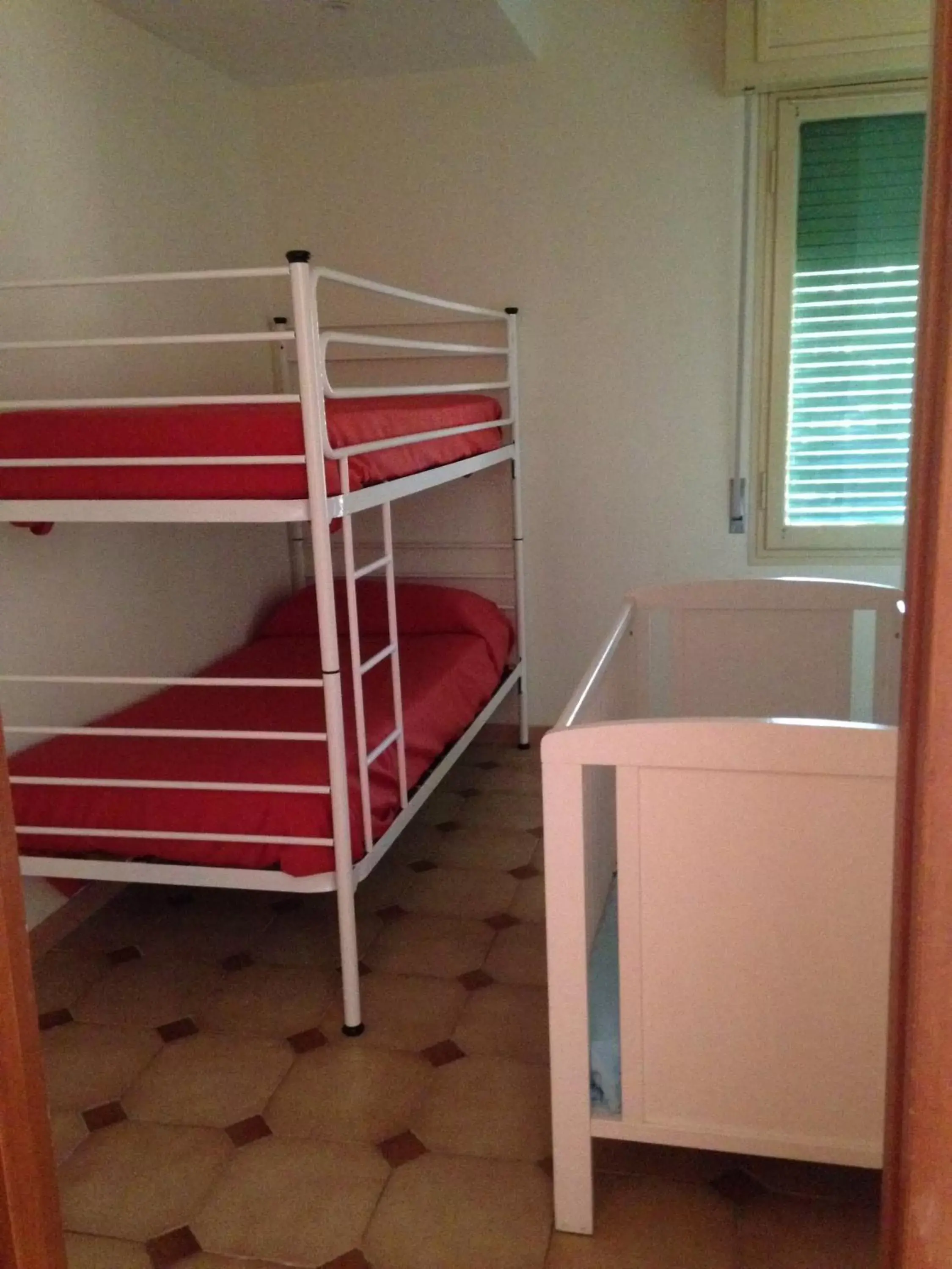 cot, Bunk Bed in Hotel Villa San Giuseppe