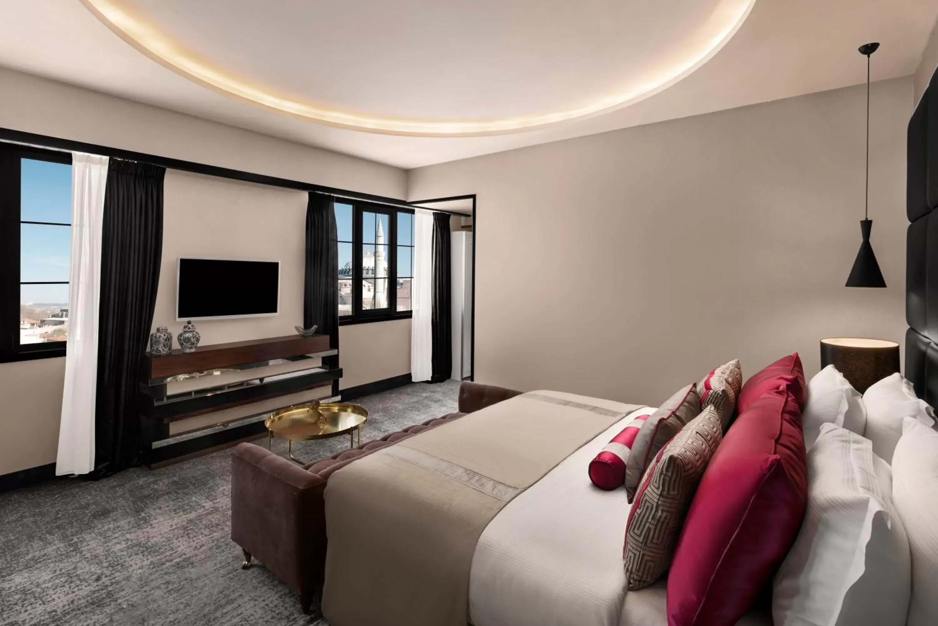 Bed, TV/Entertainment Center in Sura Hagia Sophia Hotel