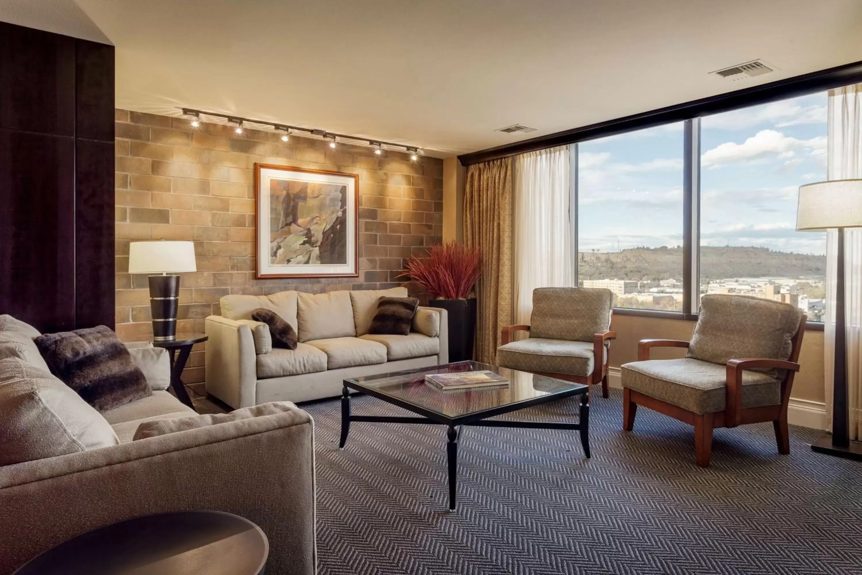 Living room in Doubletree By Hilton Billings Living room in Doubletree By Hilton Billings