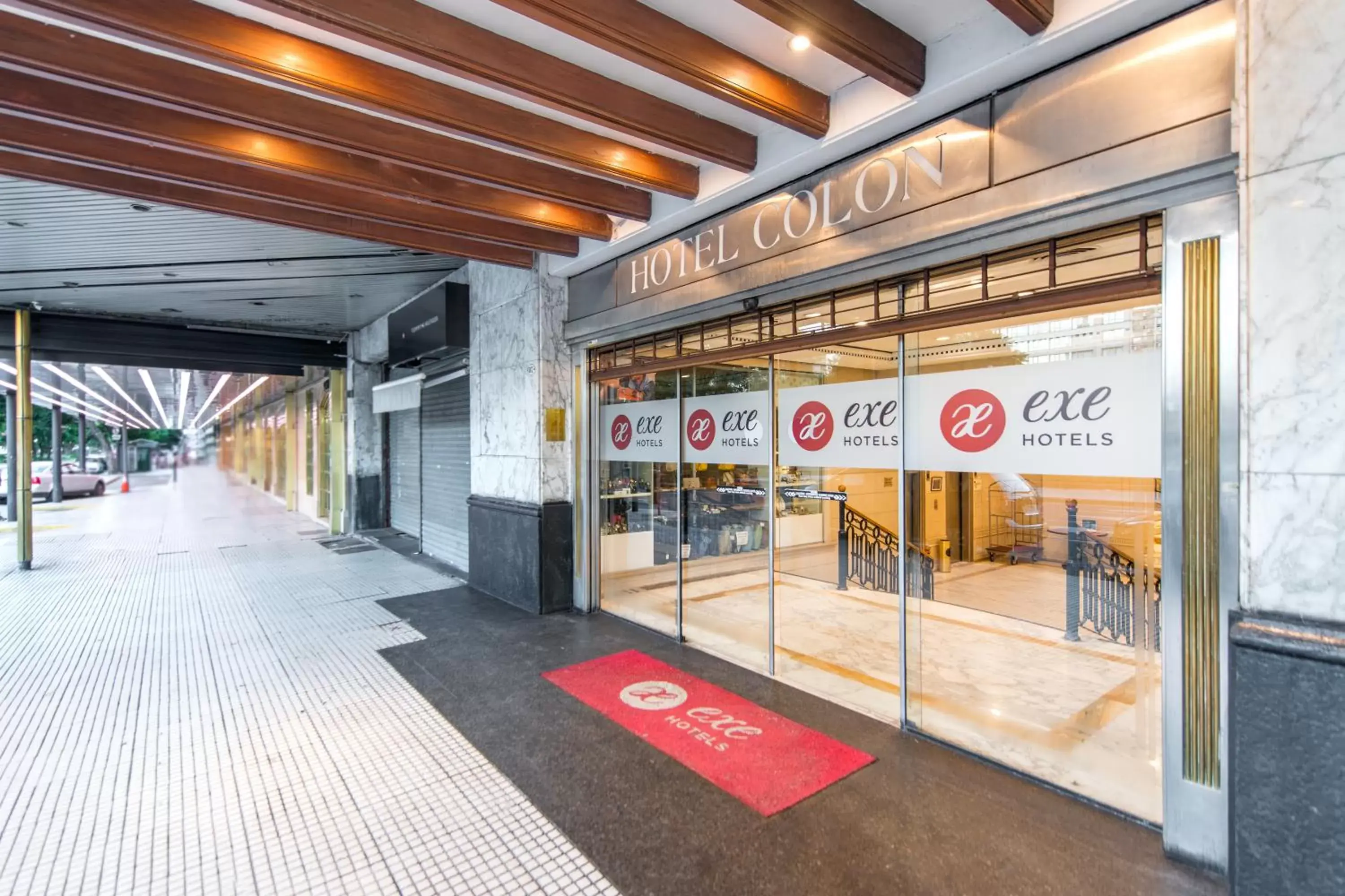 Facade/entrance in Exe Hotel Colón