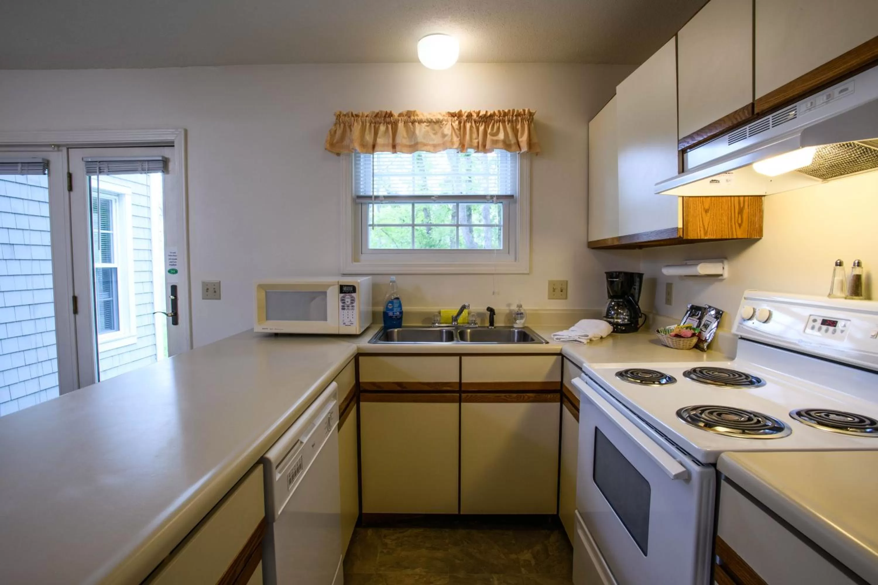 Kitchen or kitchenette in The Harraseeket Inn & Event House Freeport Downtown