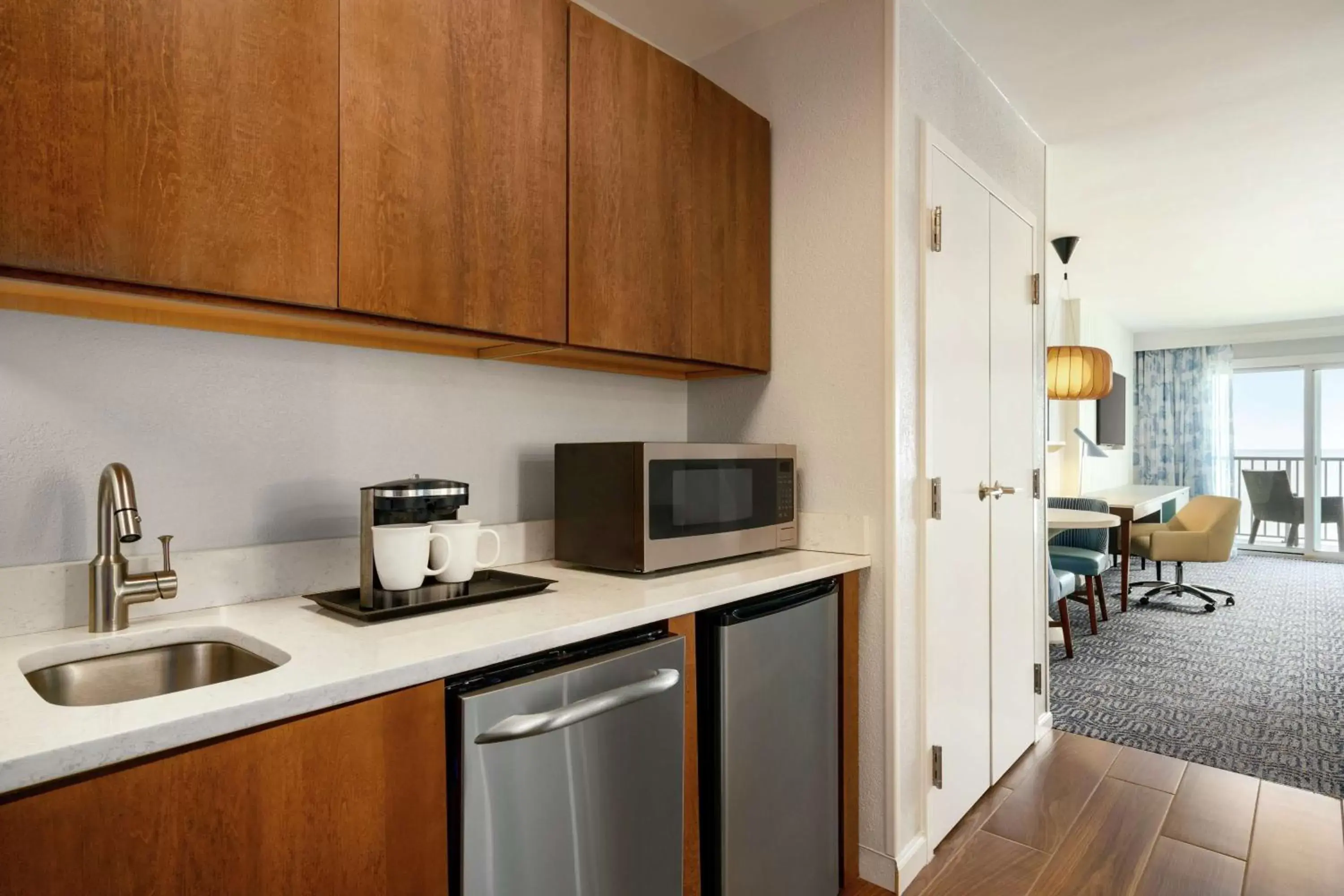 Kitchen or kitchenette, Kitchen/Kitchenette in DoubleTree by Hilton Ocean City Oceanfront