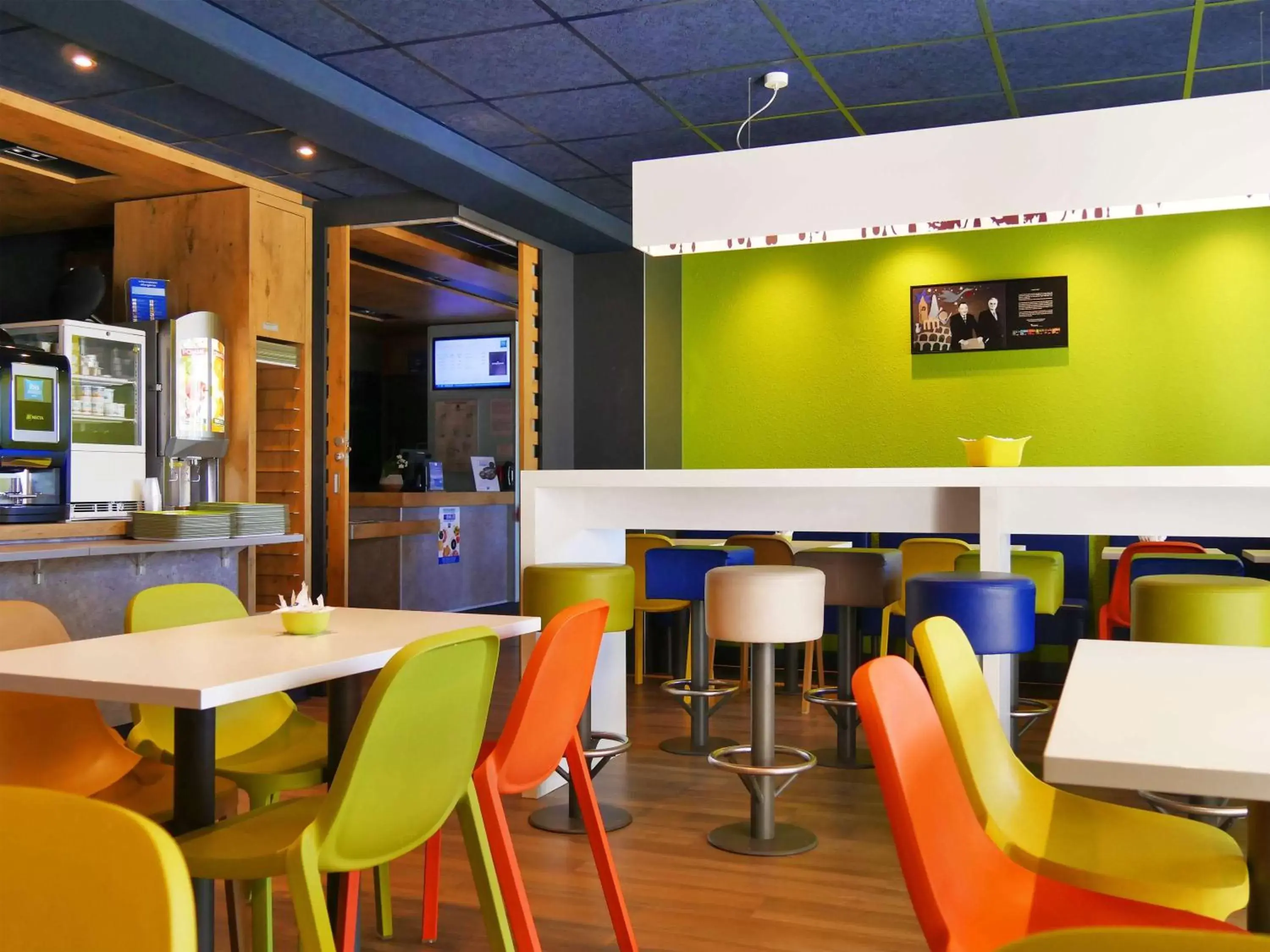 Restaurant/Places to Eat in ibis budget Lisieux