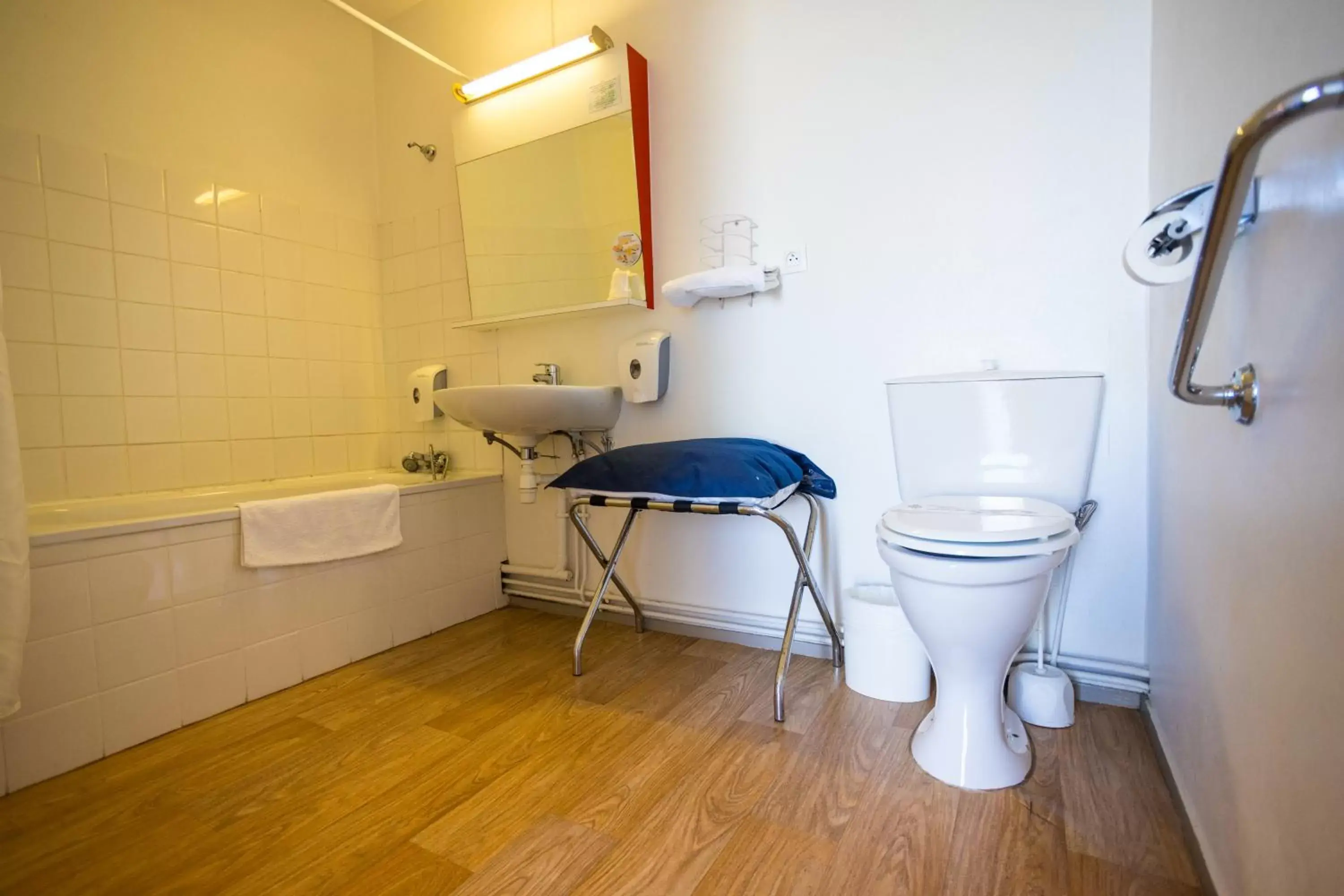Bathroom in Première Classe Cherbourg - Tourlaville