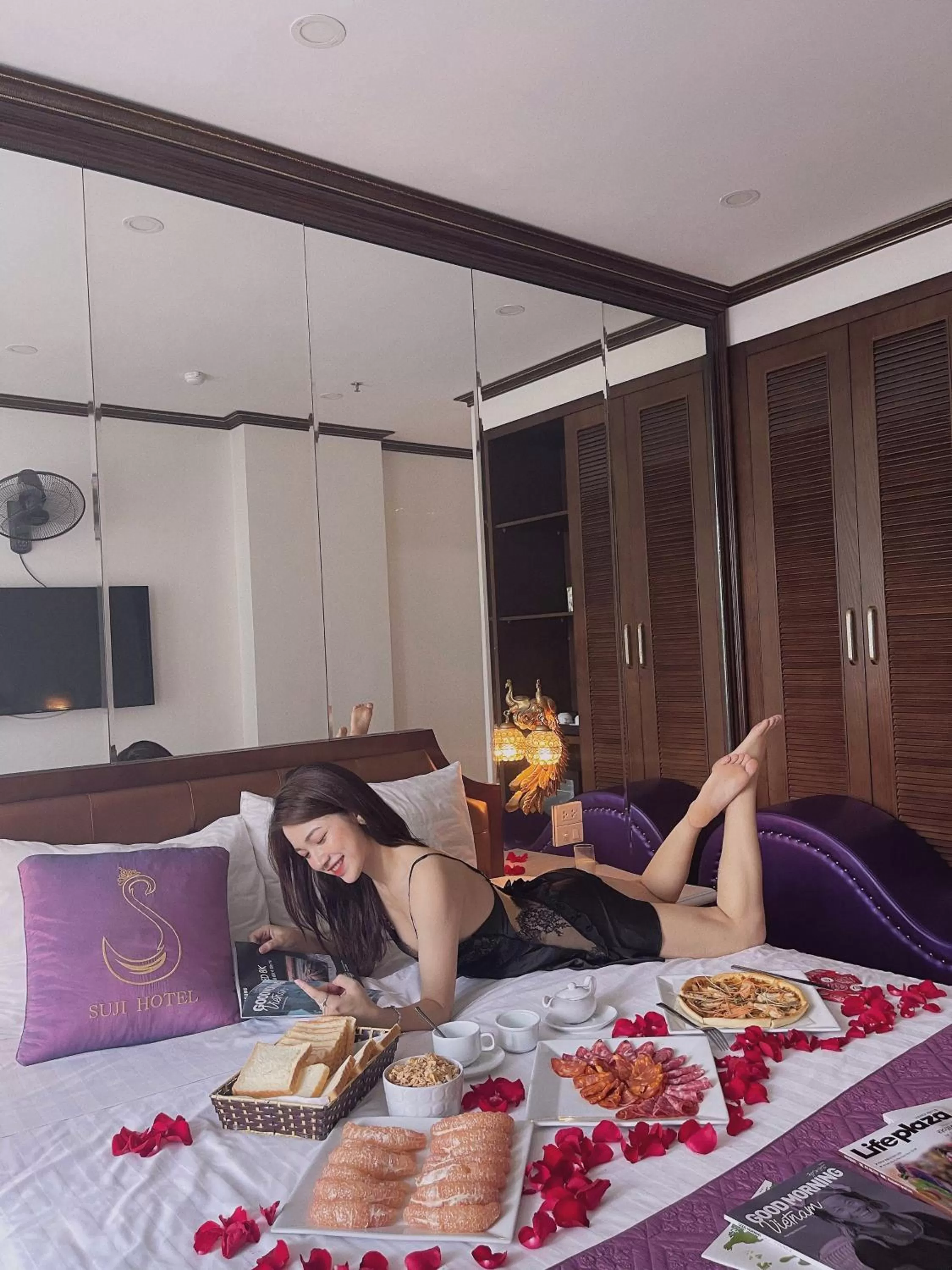 Bed in Hanoi Suji Hotel