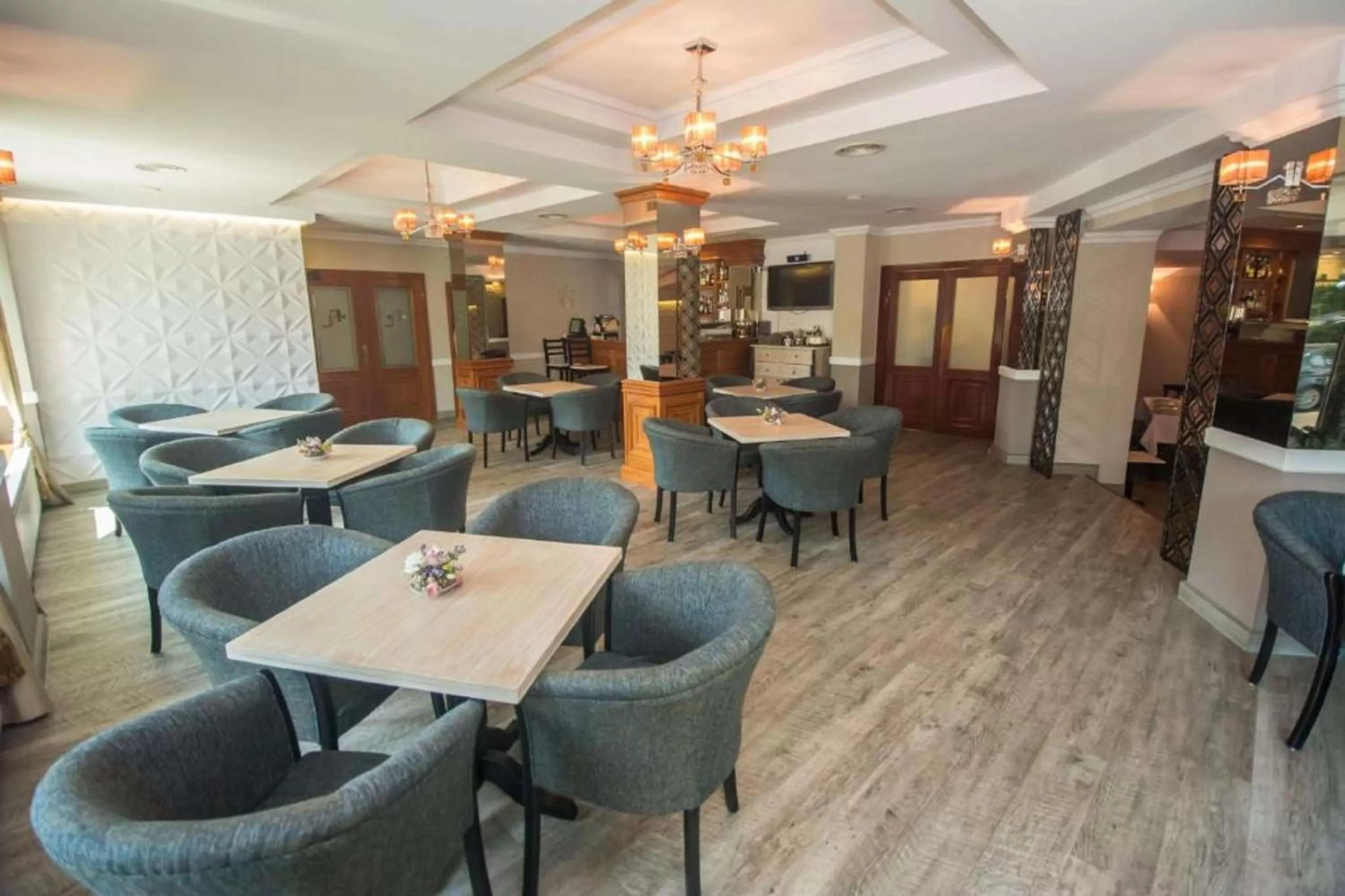 Restaurant/places to eat in Best Western Plus Lido Hotel