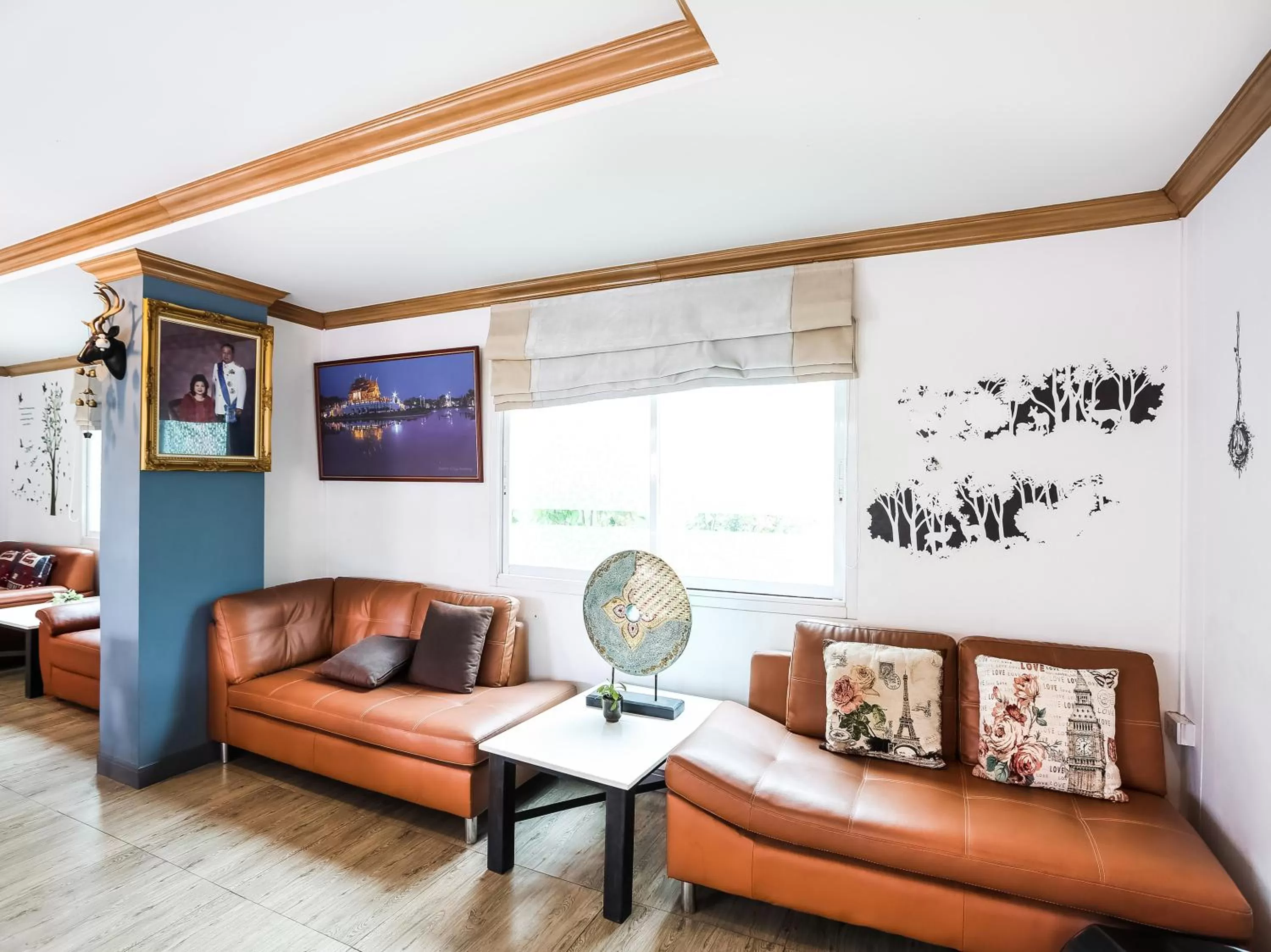 Seating area in The Lilly Hotel