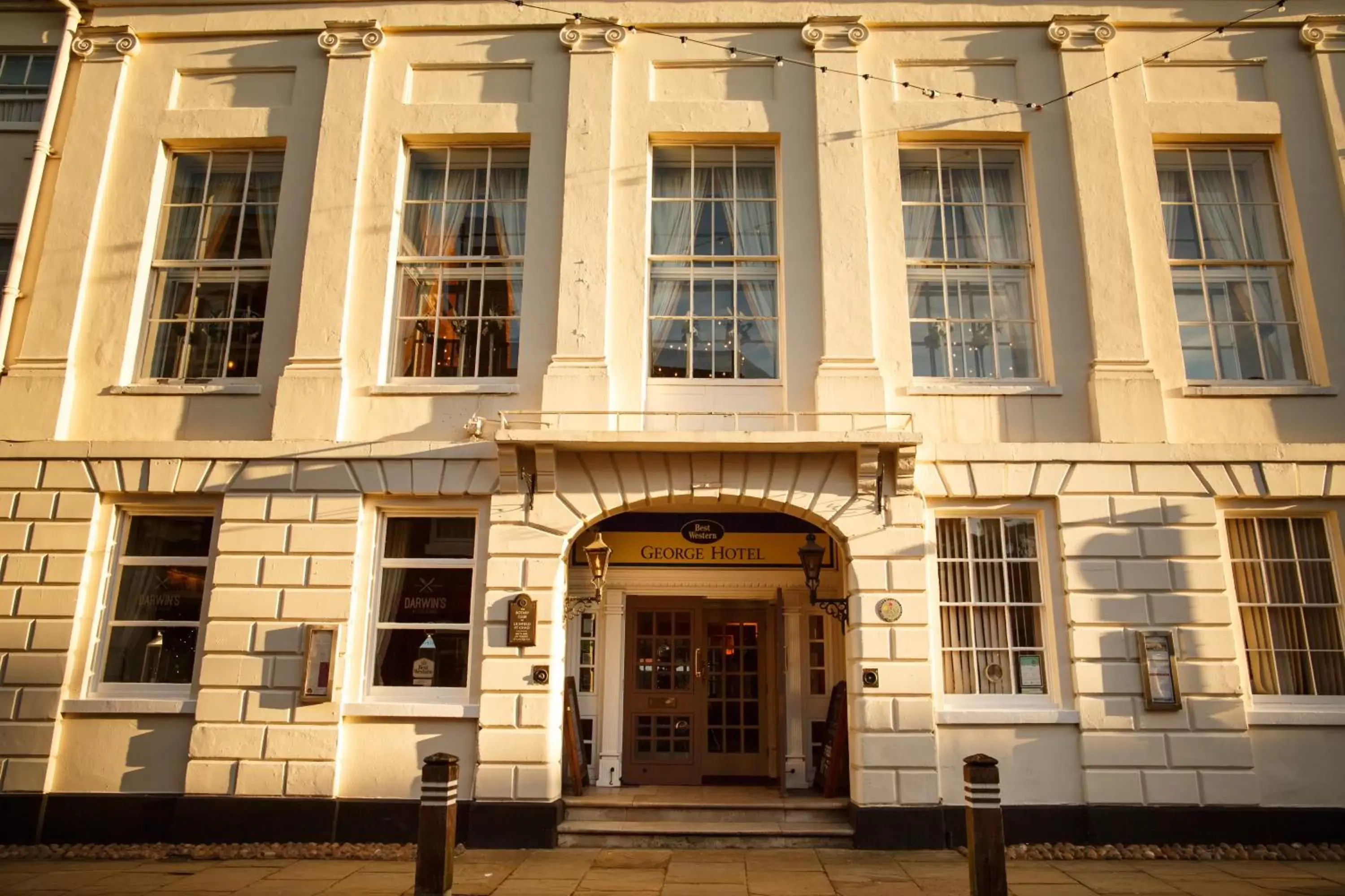 Facade/Entrance in Best Western Lichfield City Centre The George Hotel