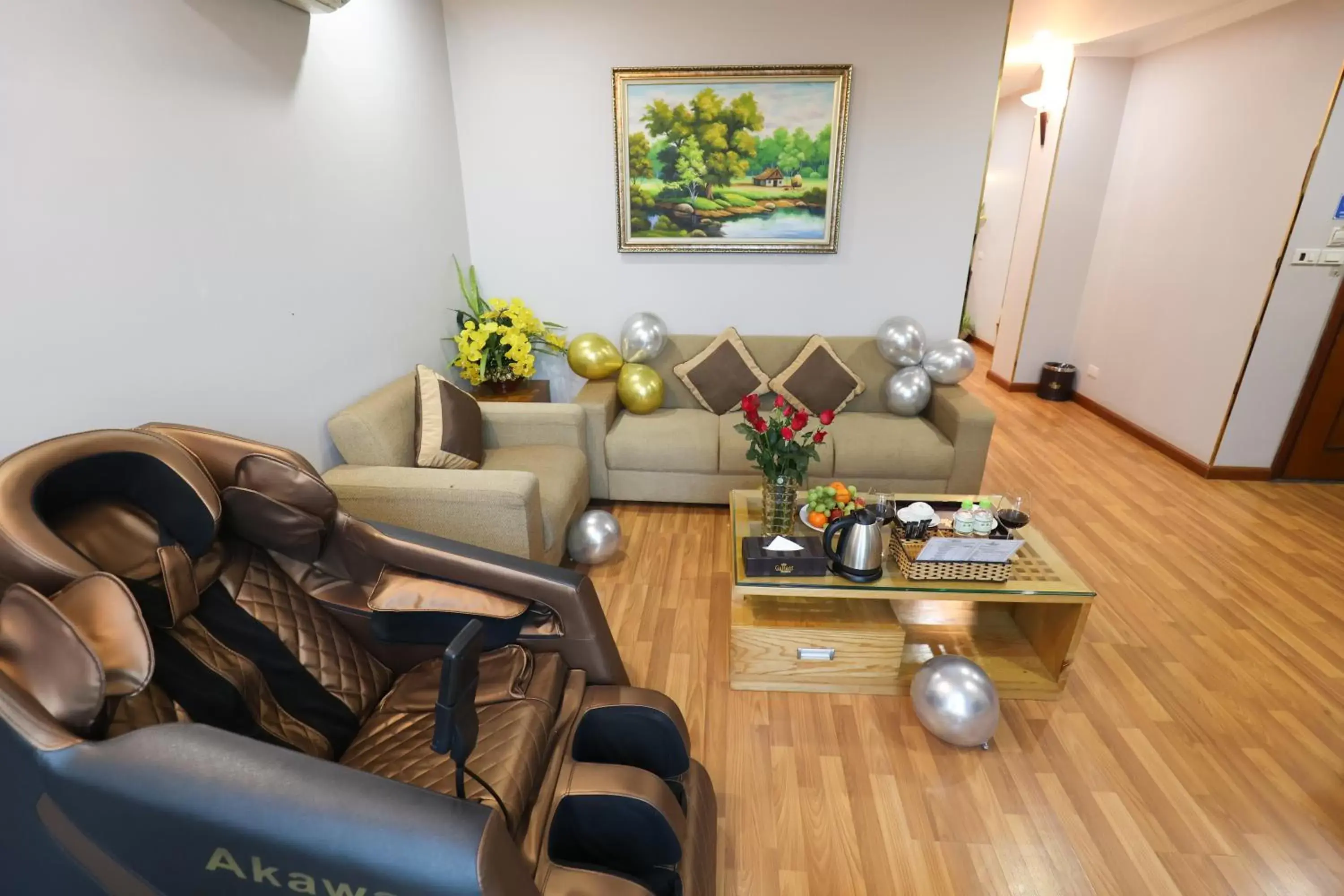 Living room, Seating Area in Gallant Hotel