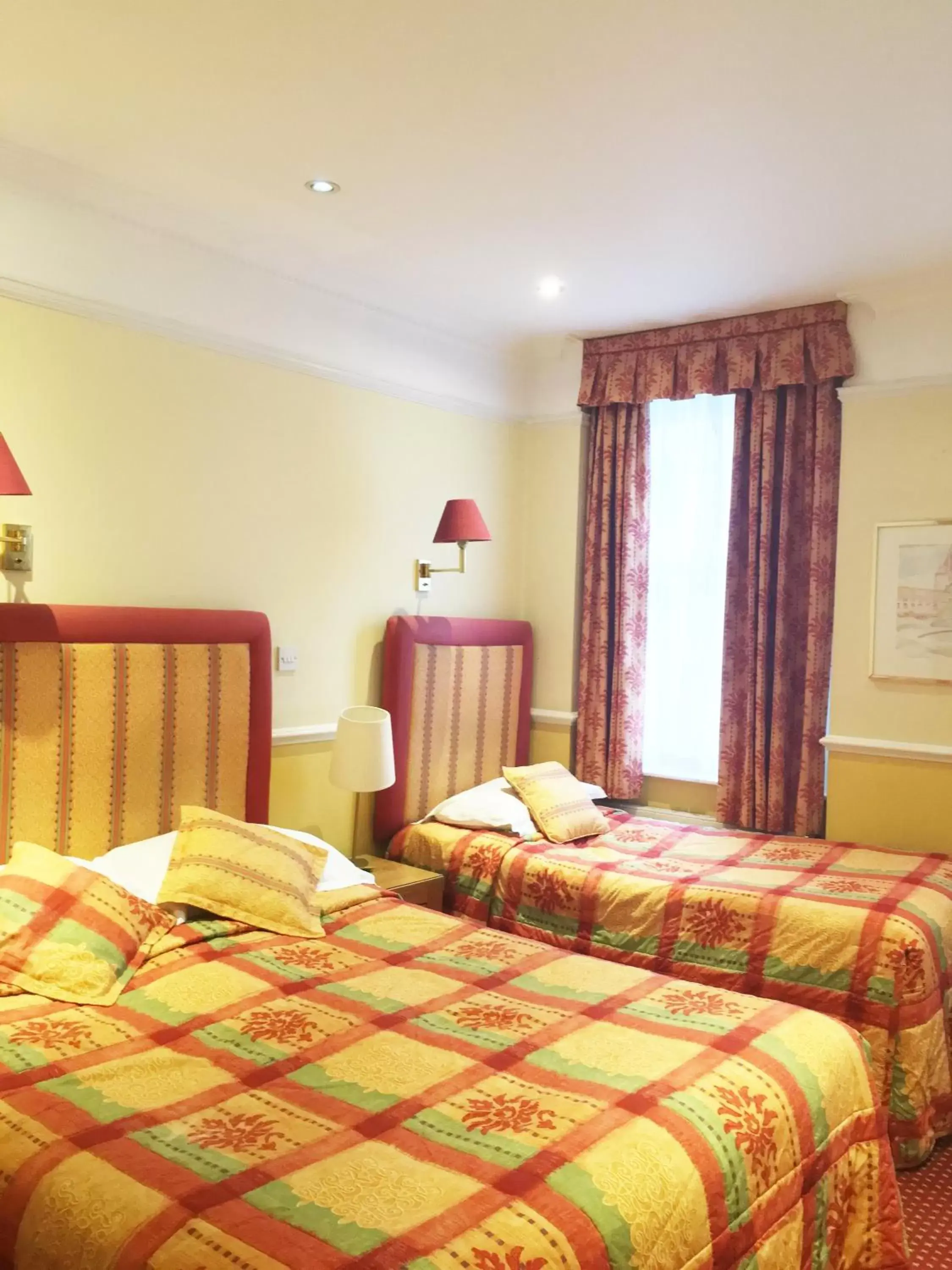 Bed, Room Photo in Hyde Park Radnor Hotel B&B