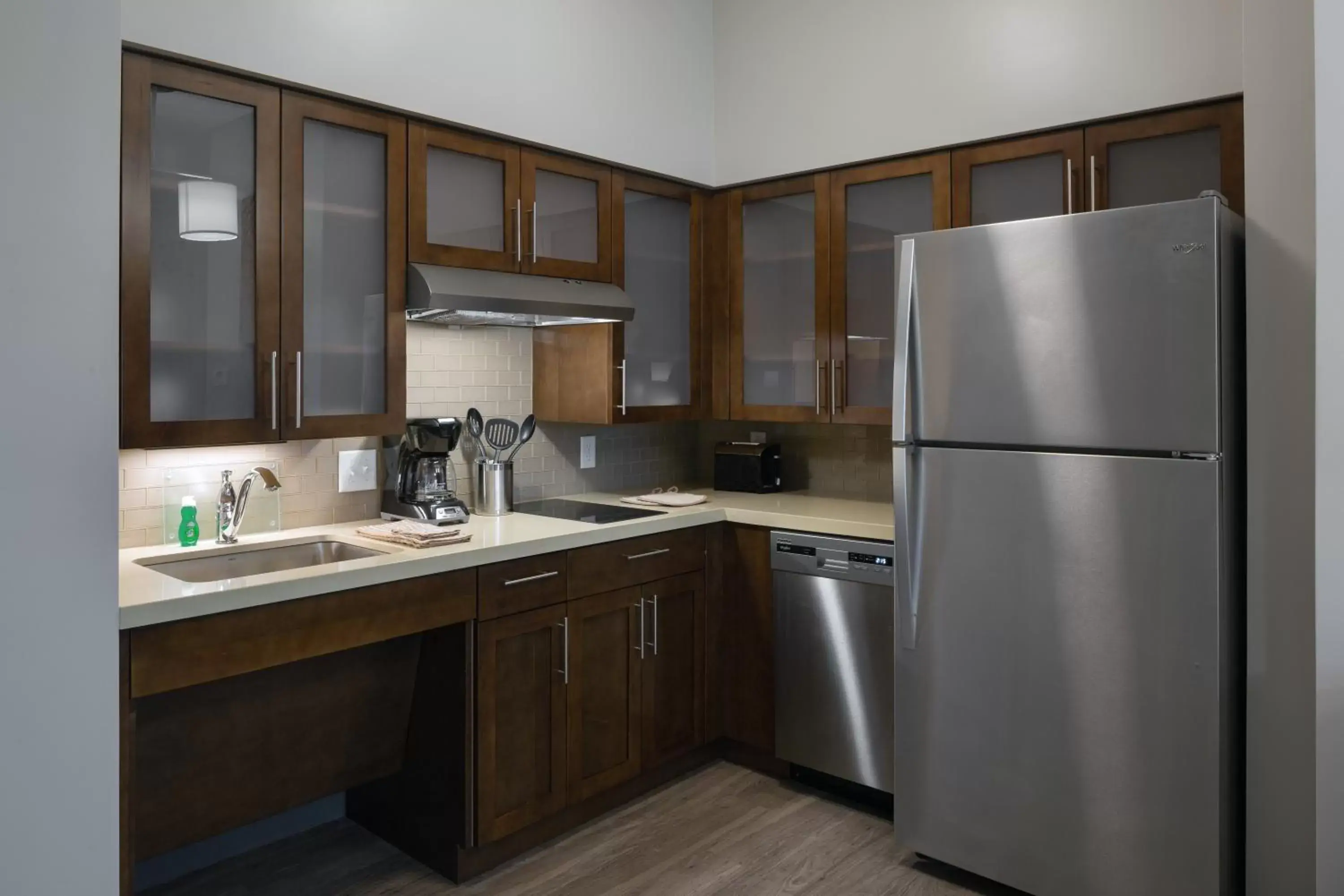 Photo of the whole room, Kitchen/Kitchenette in Staybridge Suites - Phoenix – Biltmore Area, an IHG Hotel