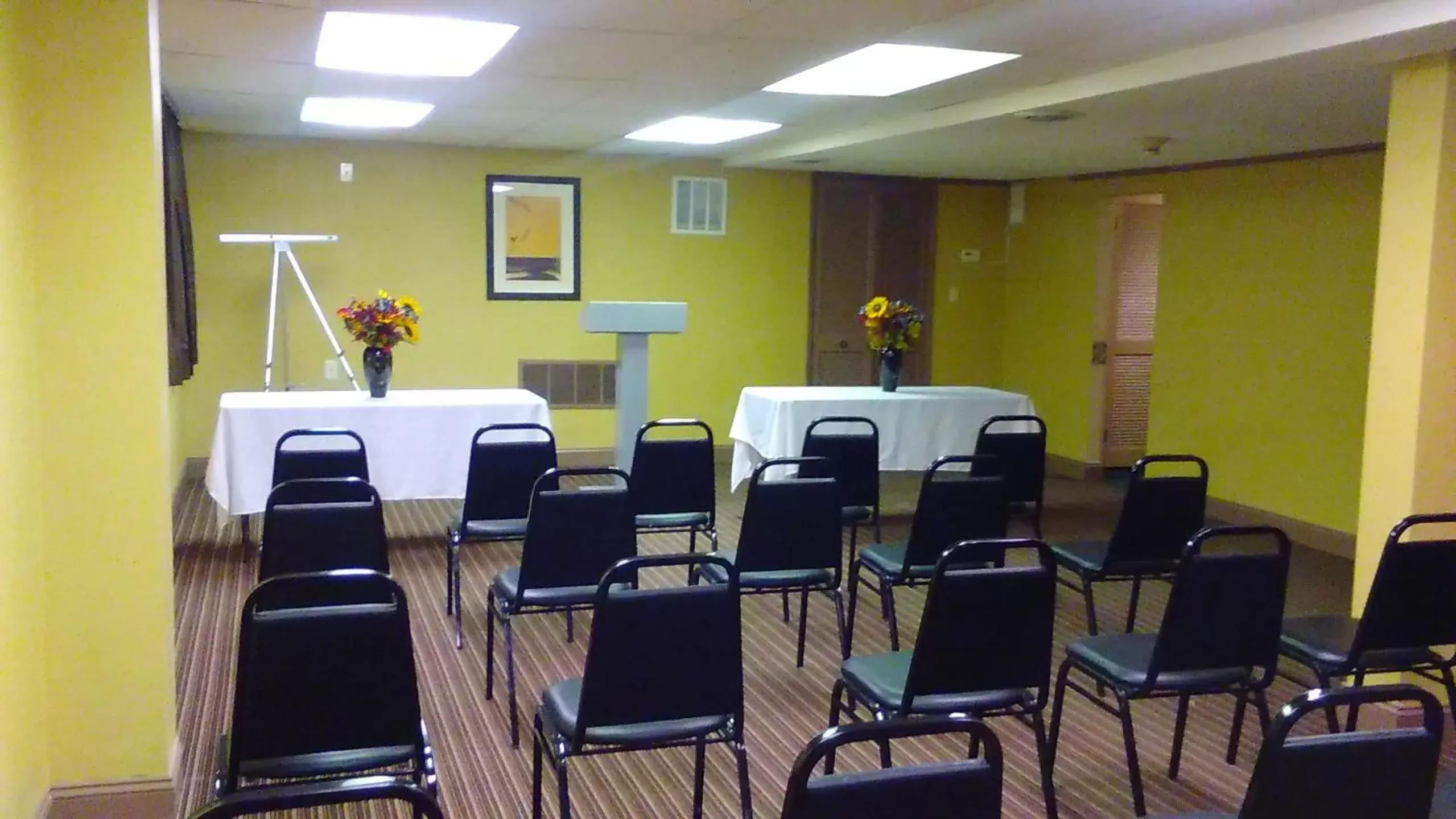 Business facilities in Days Inn by Wyndham Cleveland Lakewood