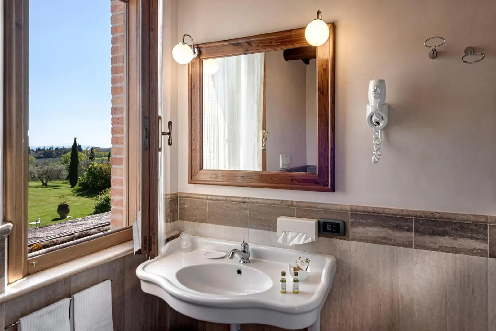 Bathroom in Locanda Poggioleone