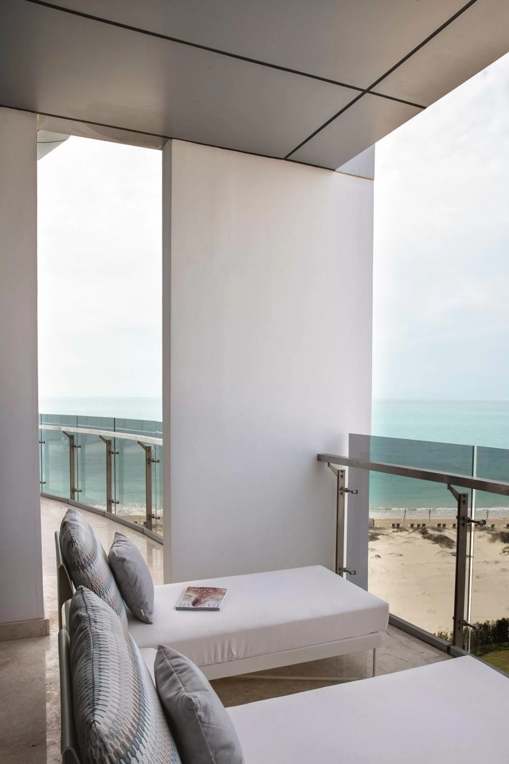 Balcony/Terrace, Bed in Jumeirah Saadiyat Island Abu Dhabi