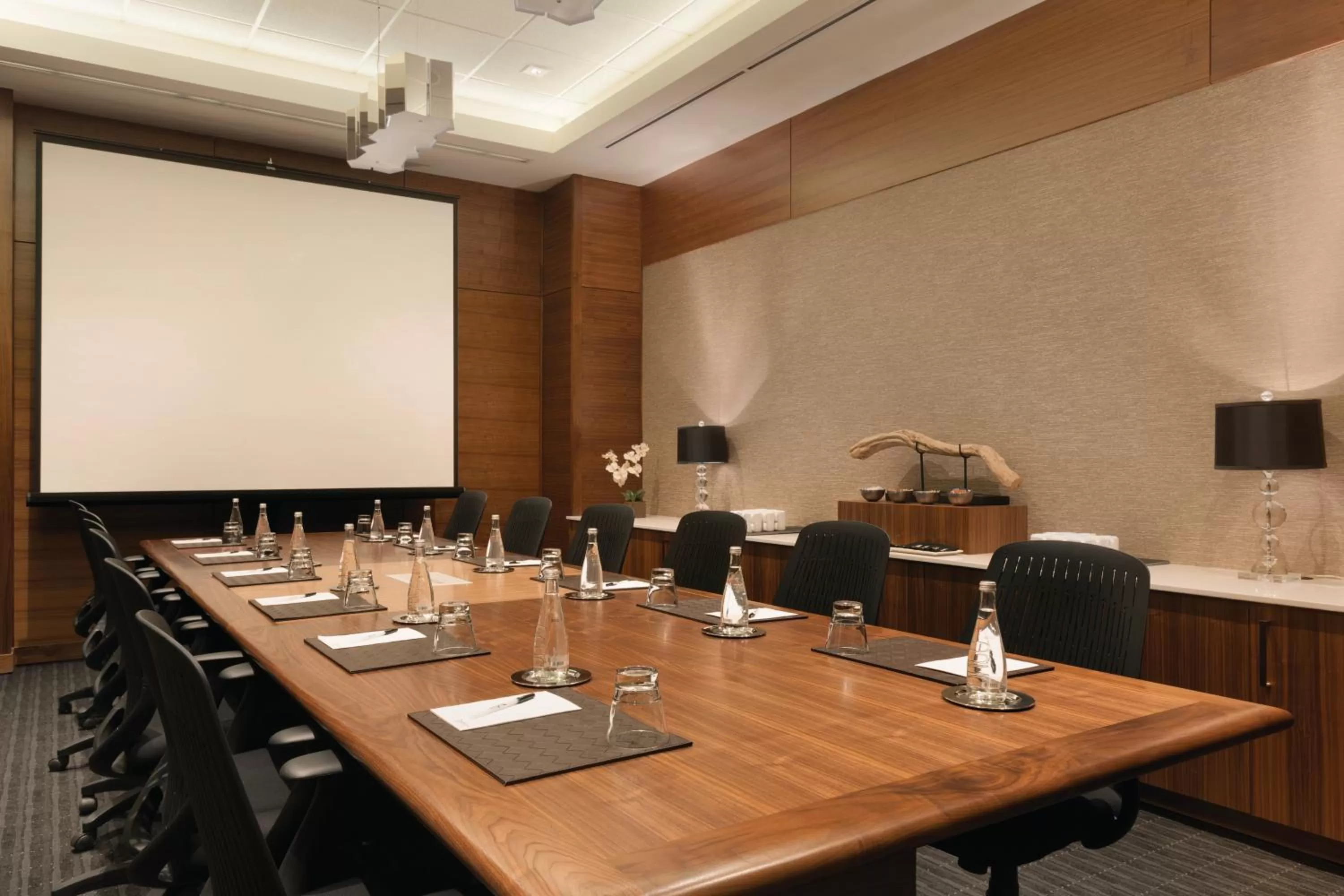 Business facilities in Radisson Hotel & Conference Centre Calgary Airport