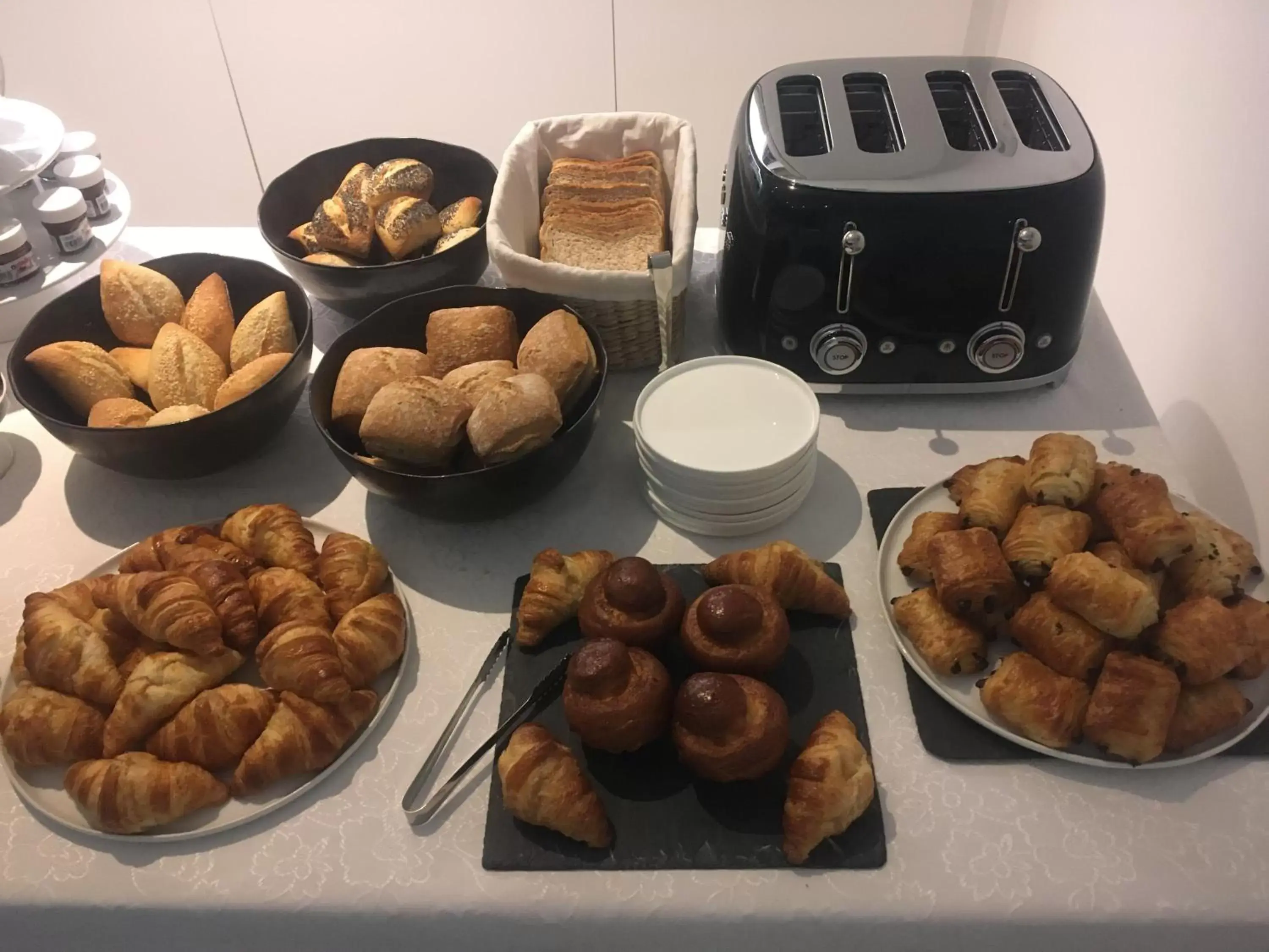 Breakfast in Le B Complexe Hôtel