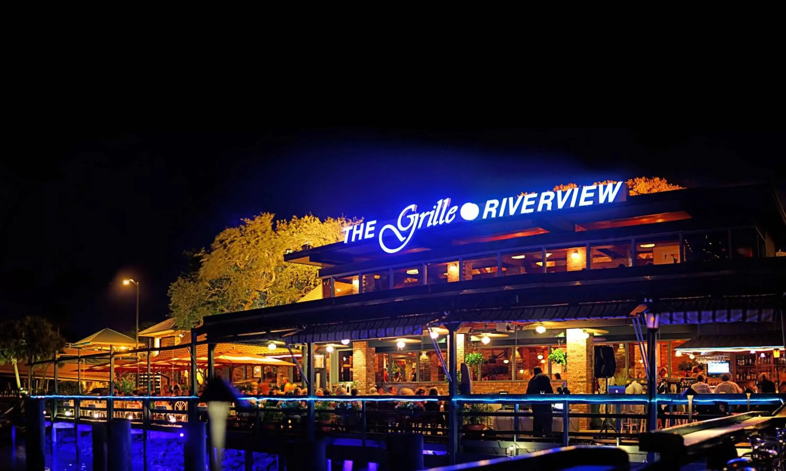 Restaurant/places to eat, Property Building in The Riverview Hotel - New Smyrna Beach