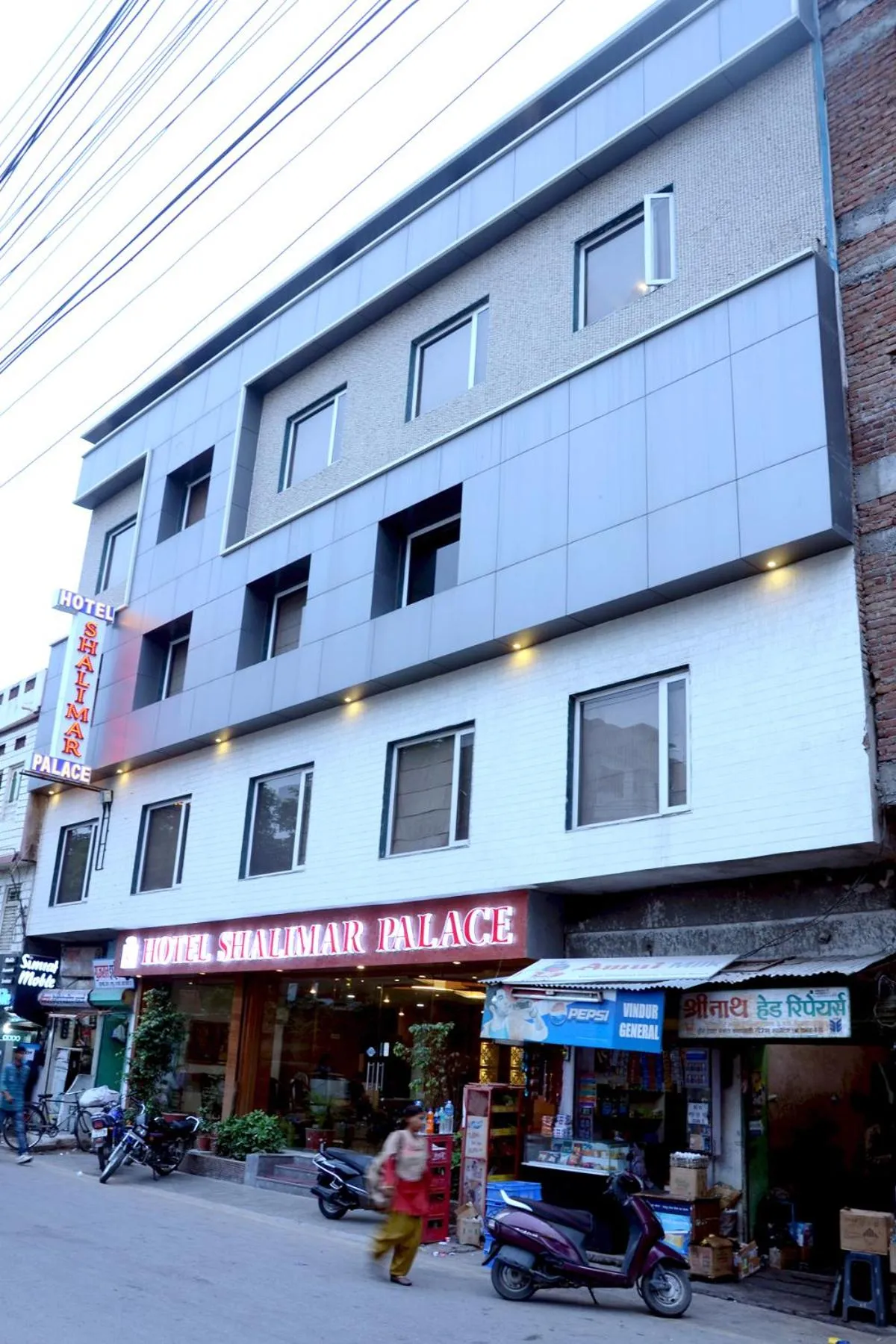 Property building in Hotel Shalimar Palace