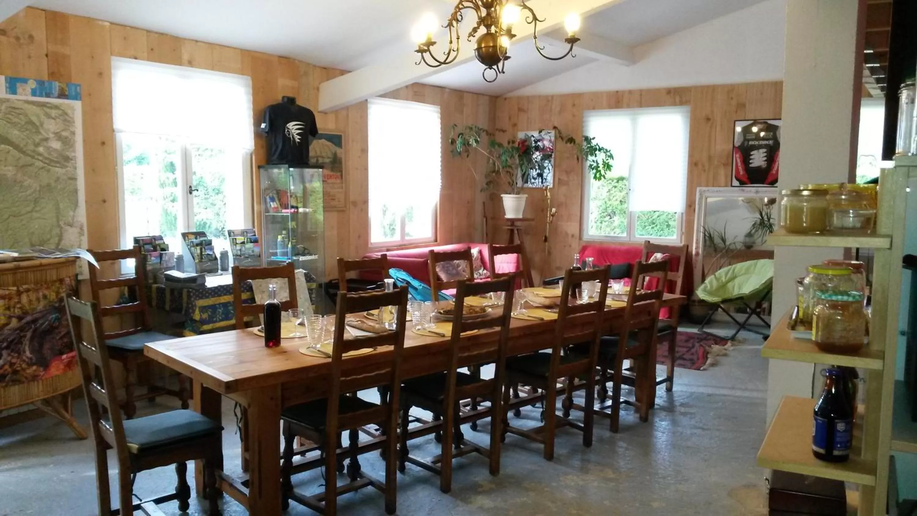 Restaurant/Places to Eat in Chambres d'Hôtes Aux Tournesols